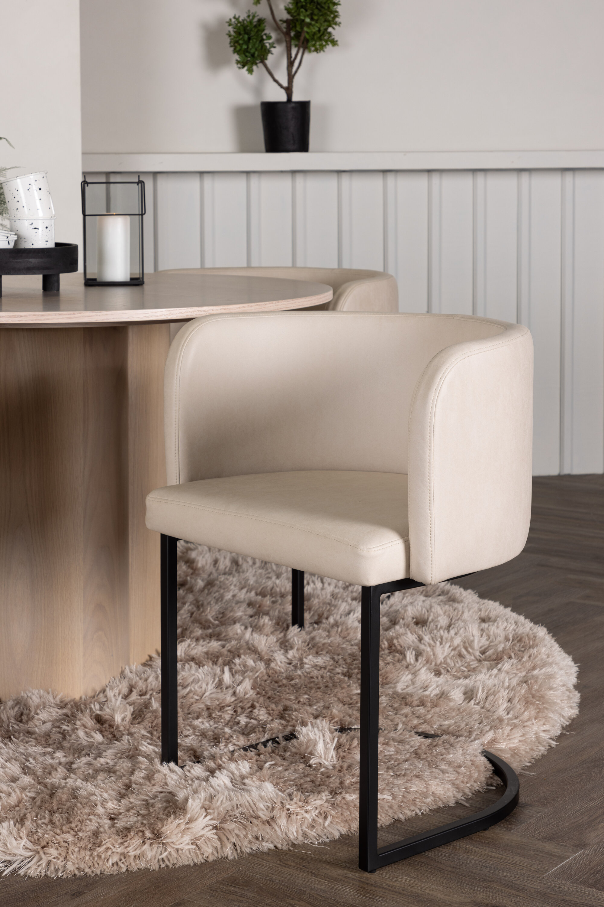 deLOHN Olivia, Simrishamn Kör alakú étkezőgarnitúra