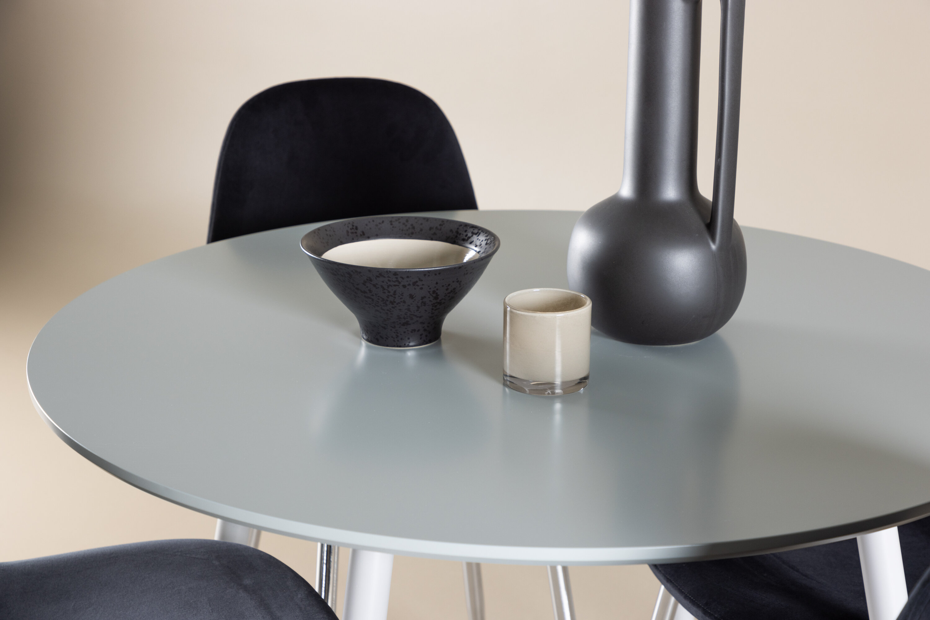 deLOHN Plaza, Polar Kör alakú étkezőgarnitúra deLOHN Plaza, Polar Kör alakú étkezőgarnitúra