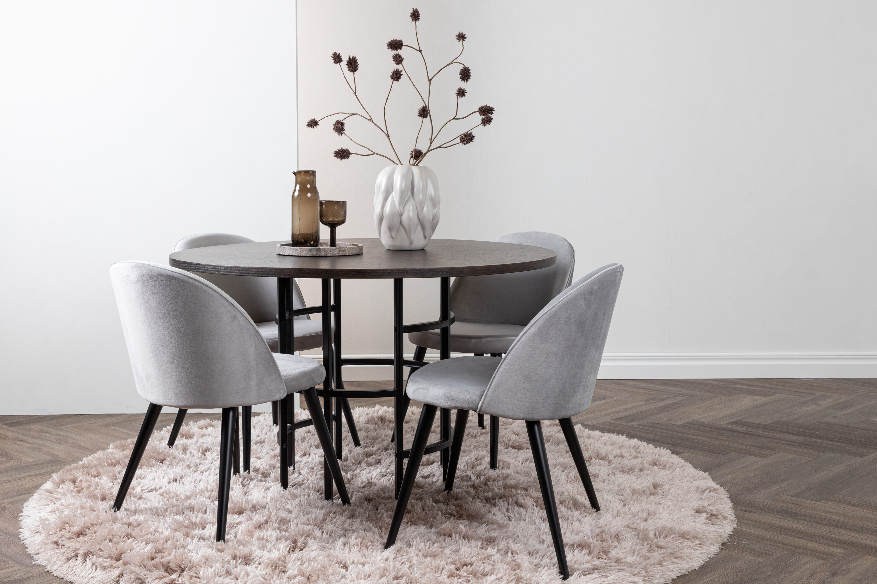 deLOHN Copenhagen, Velvet Kör alakú étkezőgarnitúra
