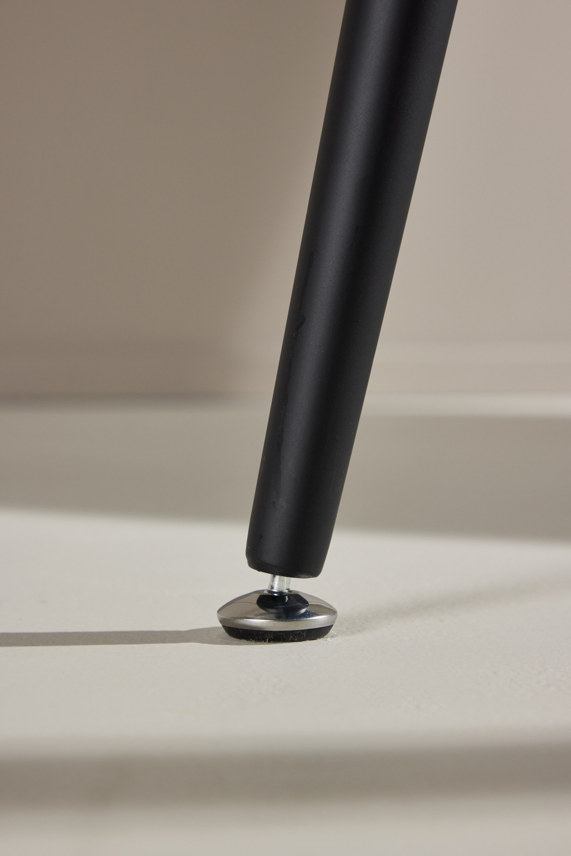 deLOHN Plaza Kerek étkezőasztal deLOHN Plaza Kerek étkezőasztal