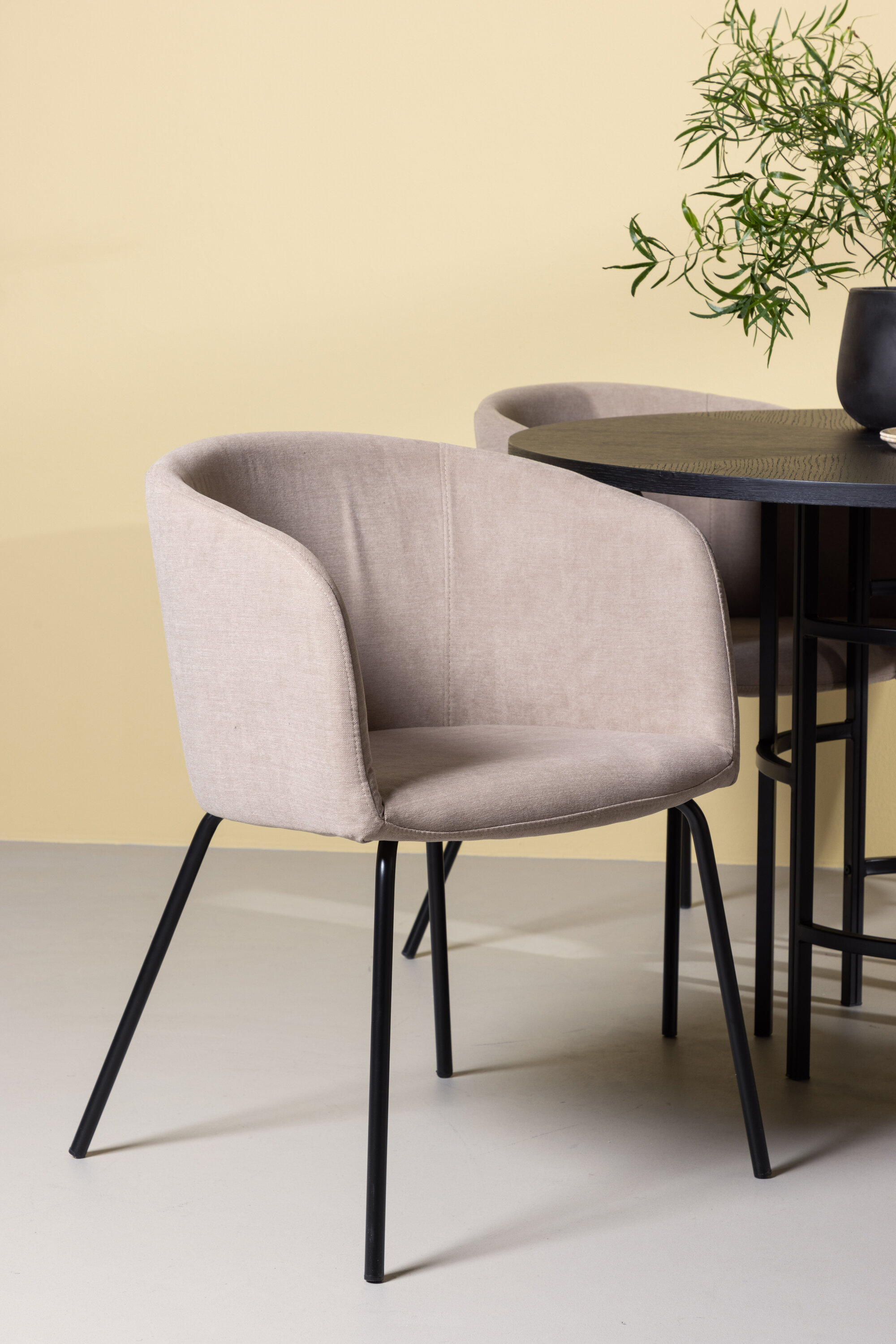 deLOHN Copenhagen, Berit Kör alakú étkezőgarnitúra