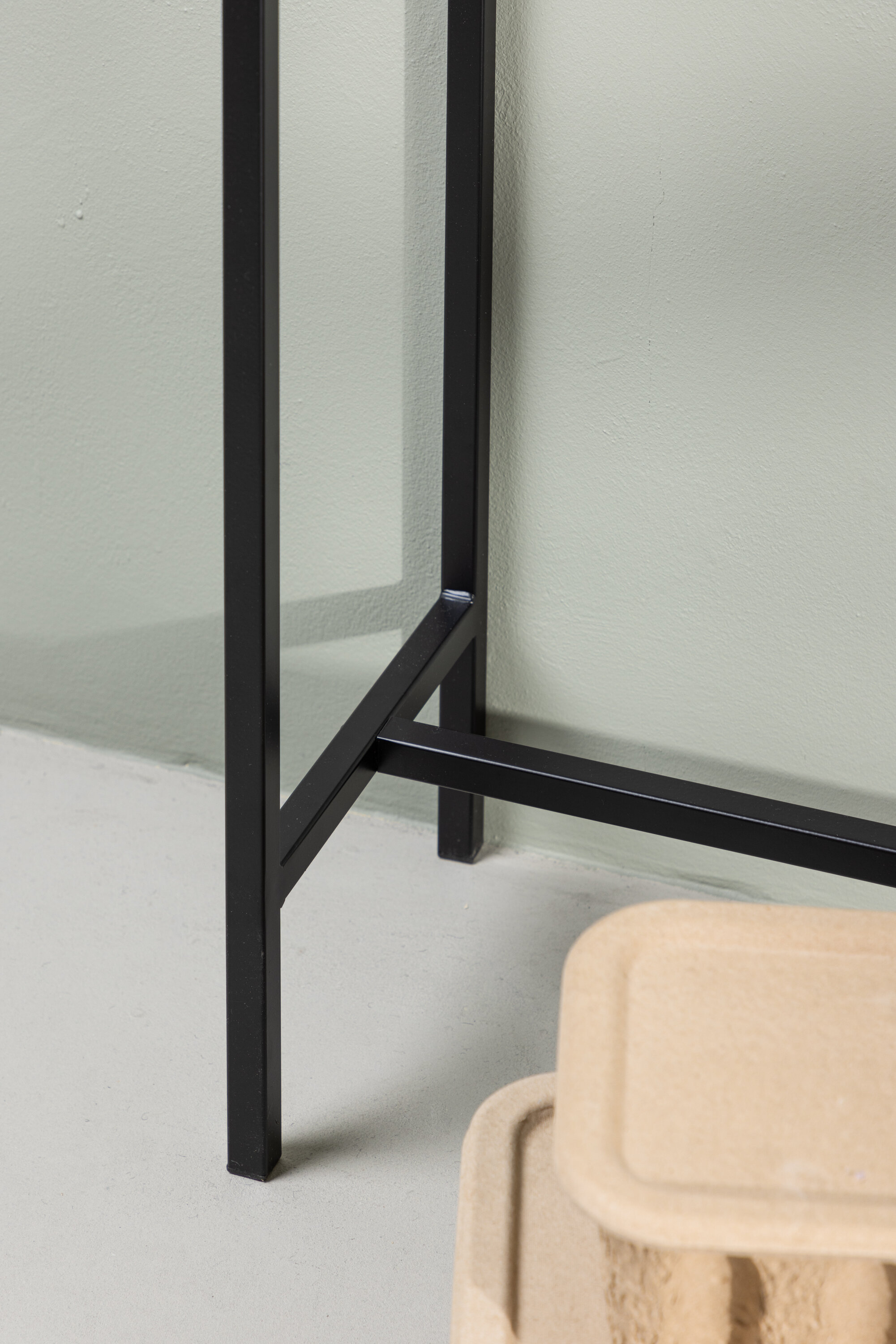 deLOHN Dipp Kisasztal