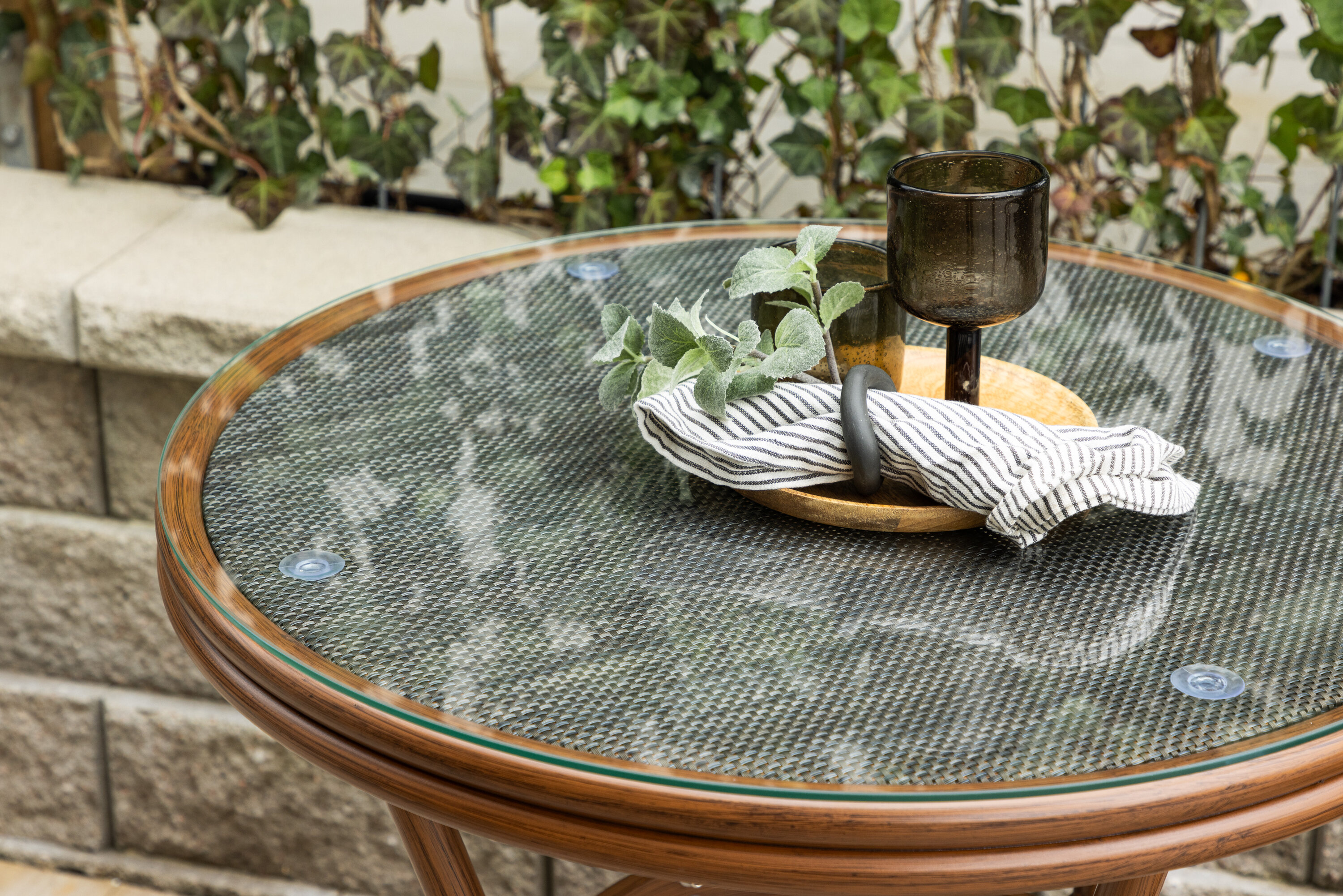 deLOHN Loures Kávéházi asztal