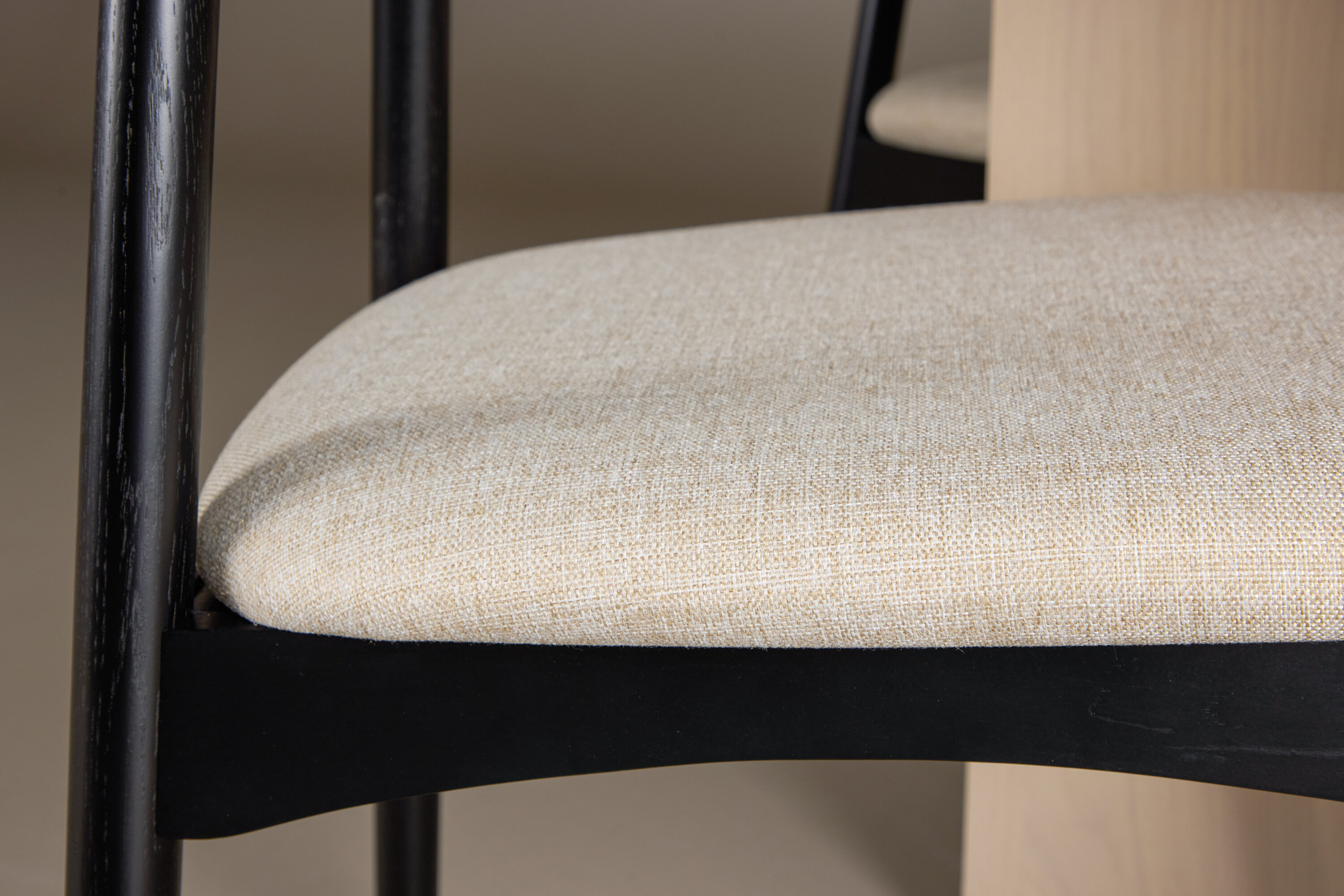 deLOHN Ven, Tyresö Kör alakú étkezőgarnitúra