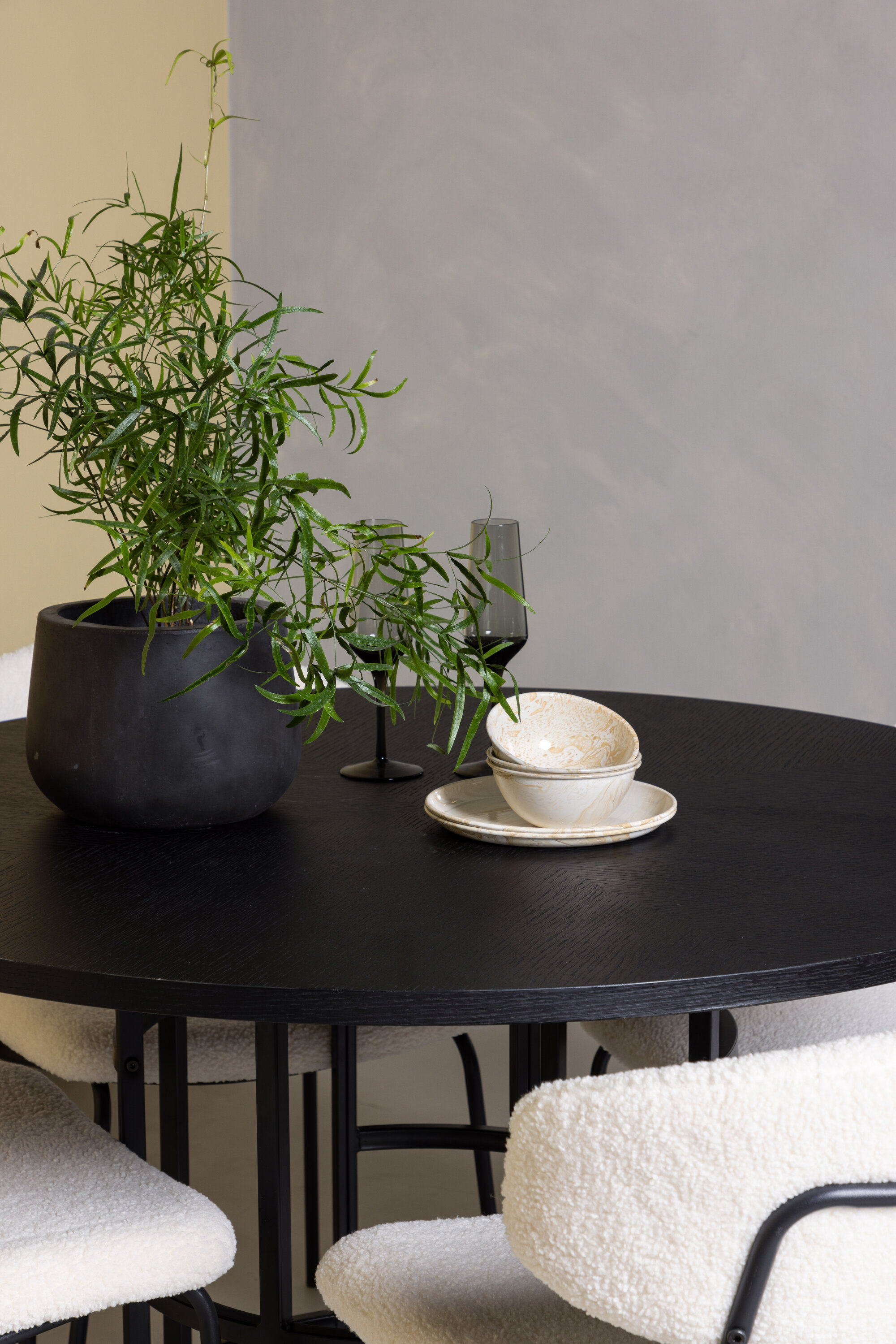 deLOHN Copenhagen, Chico Kör alakú étkezőgarnitúra