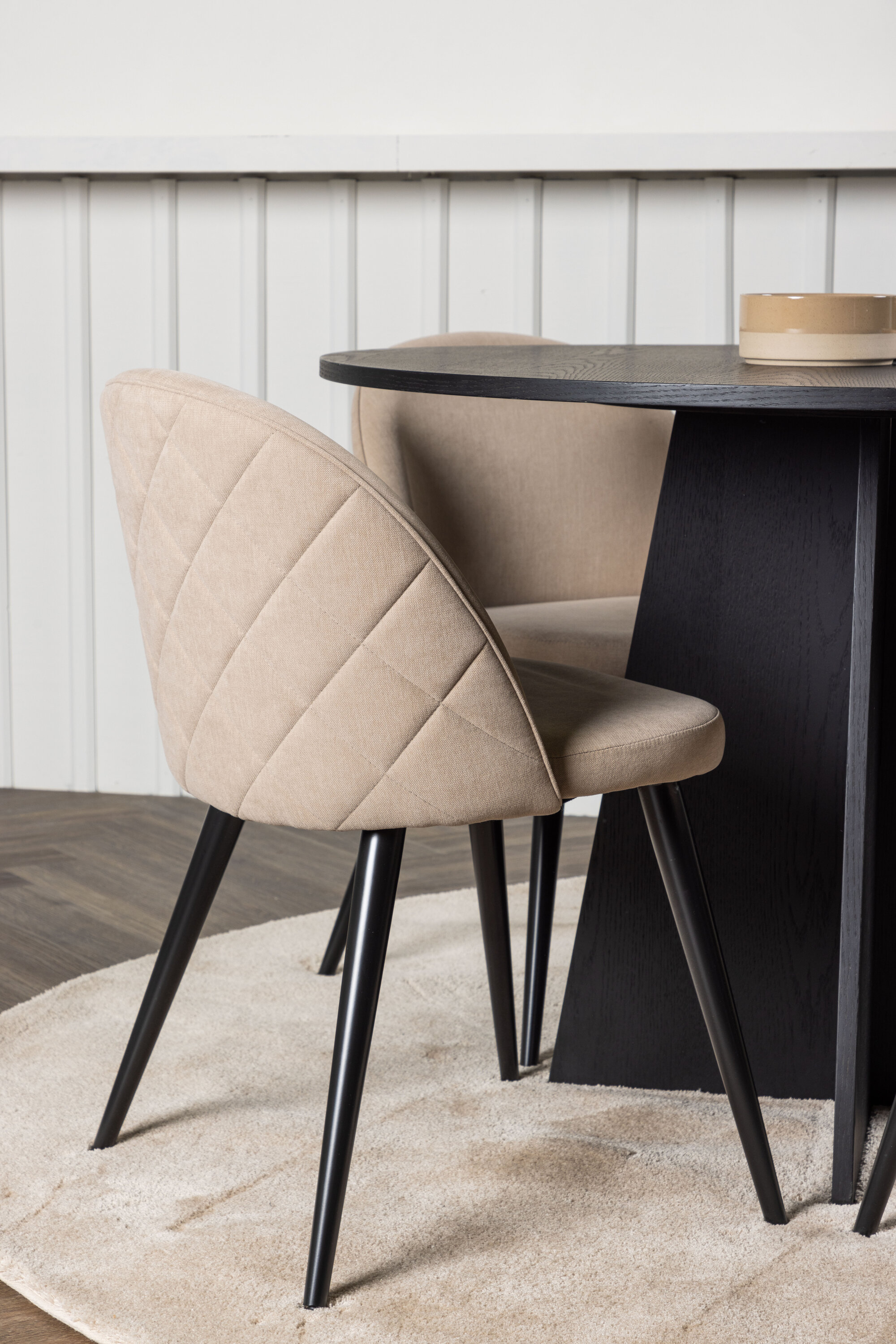 deLOHN Bootcut Round, Velvet Kör alakú étkezőgarnitúra