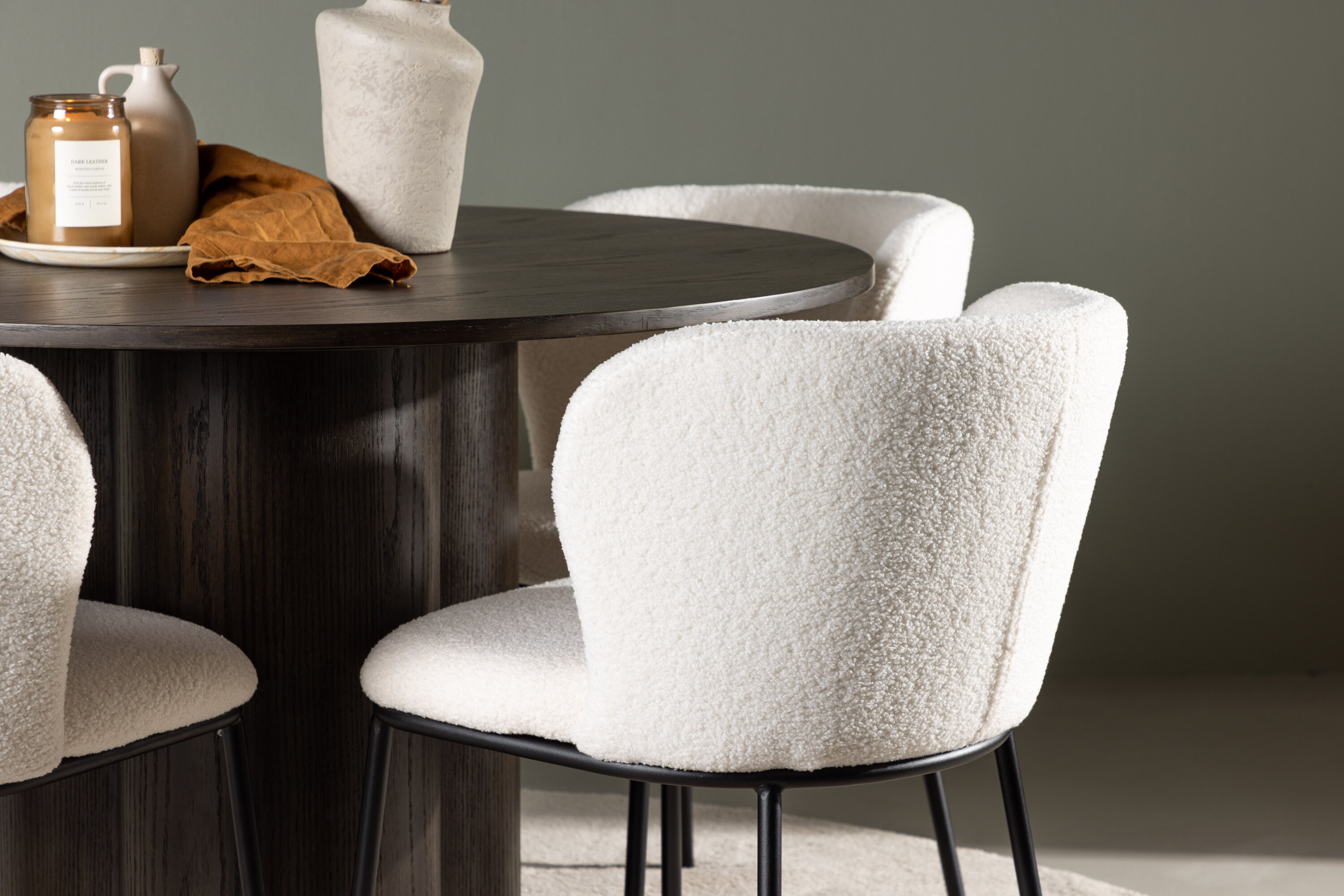 deLOHN Edina Kör alakú étkezőgarnitúra