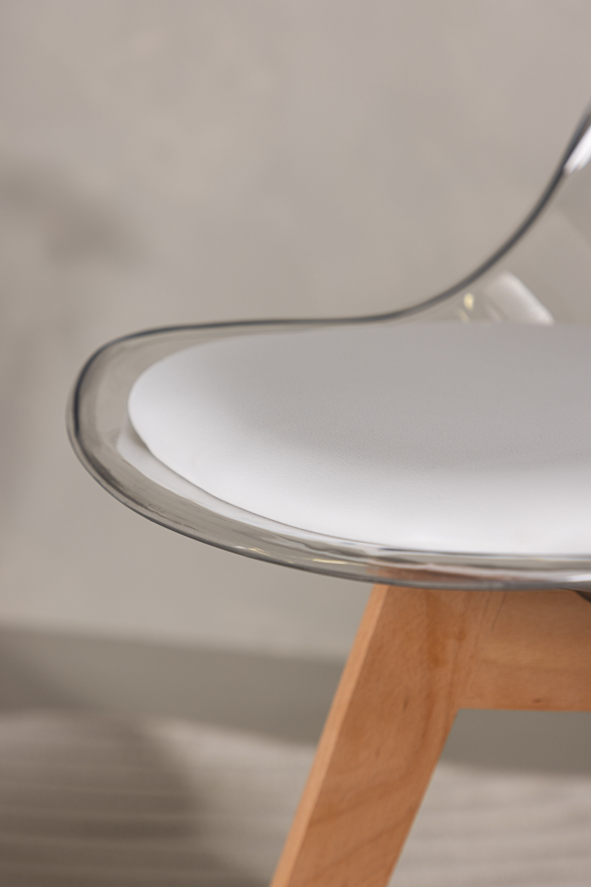 deLOHN Edvin Étkezőszék