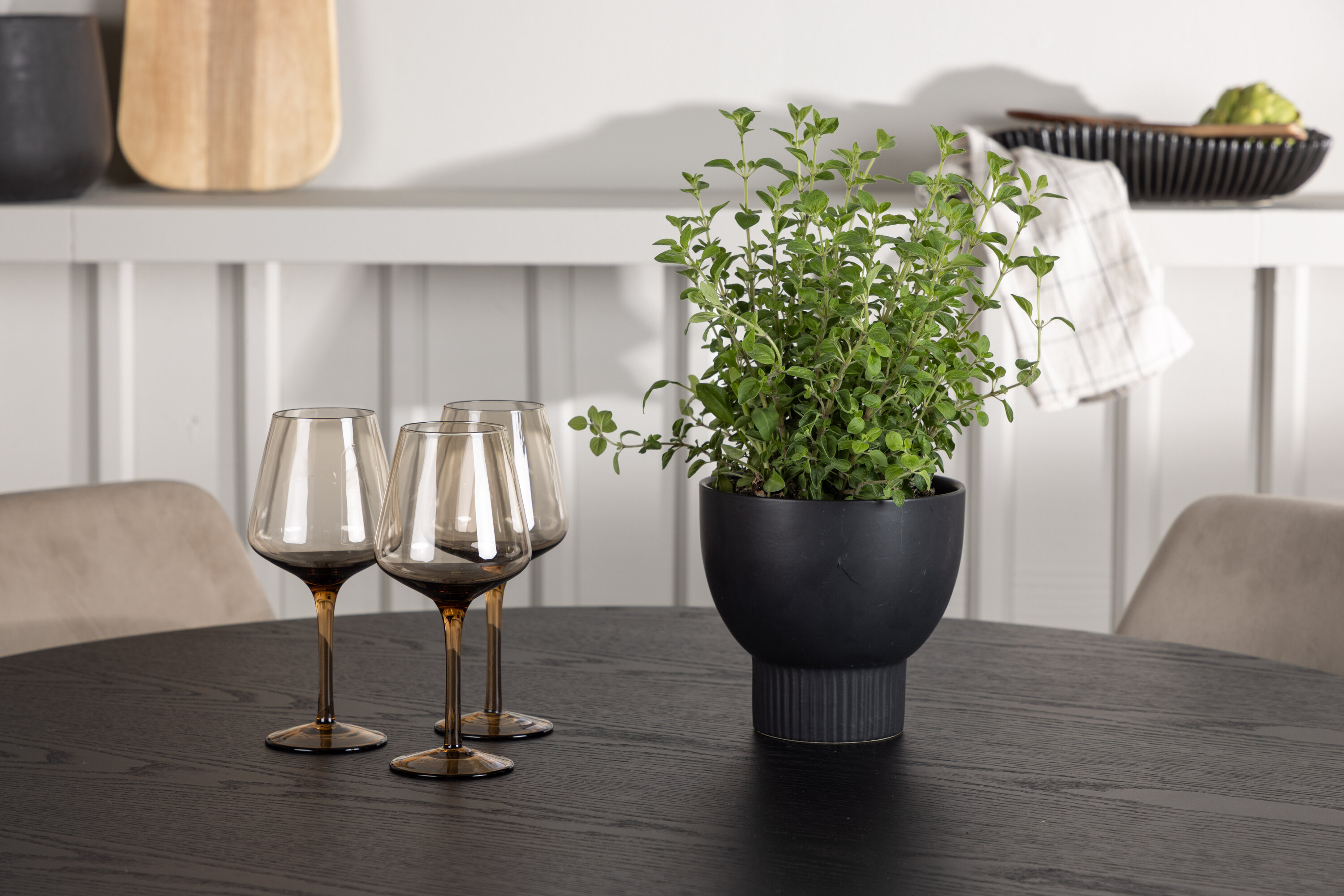 deLOHN Night Kör alakú étkezőgarnitúra