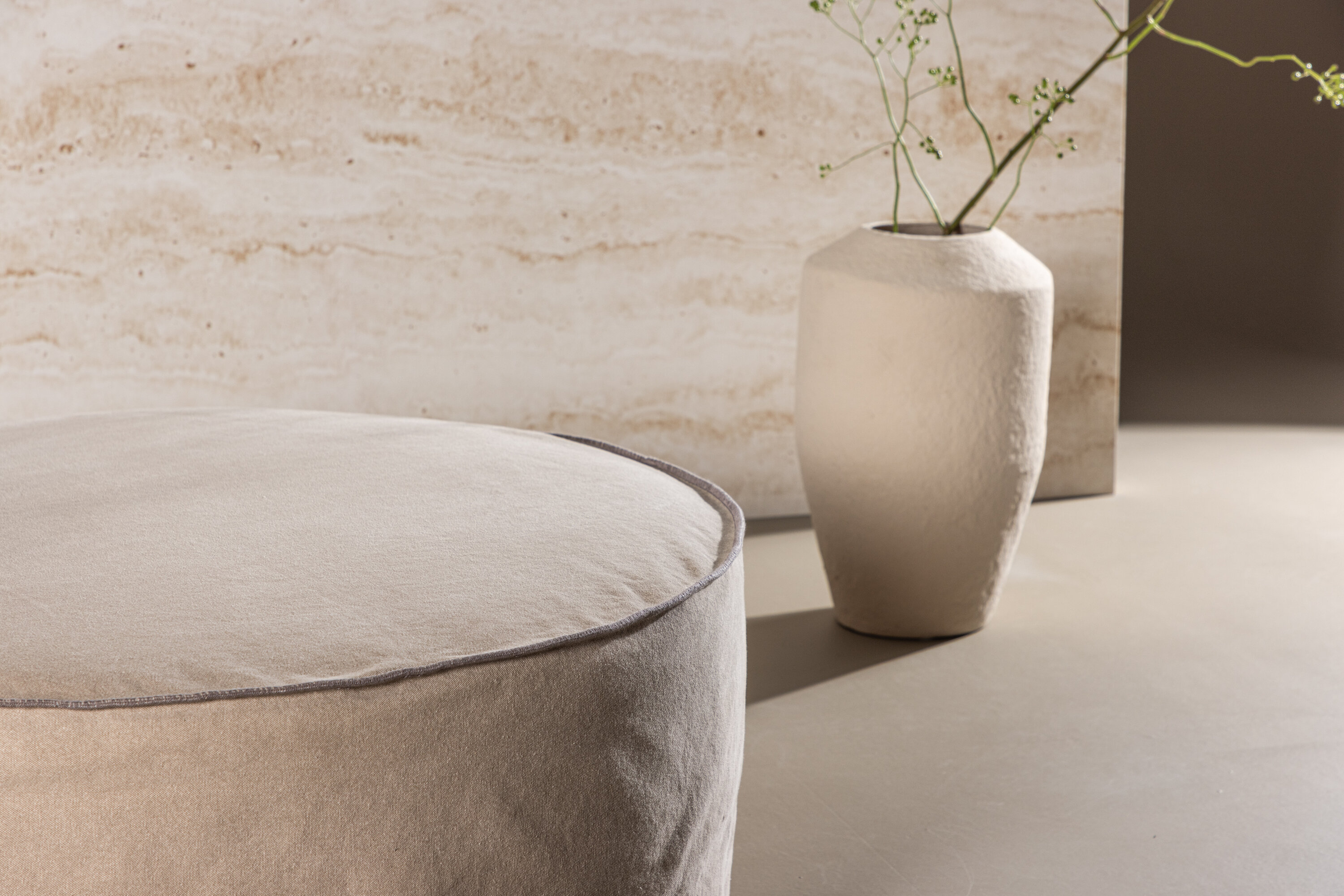 deLOHN Vindö Lábtartós puff