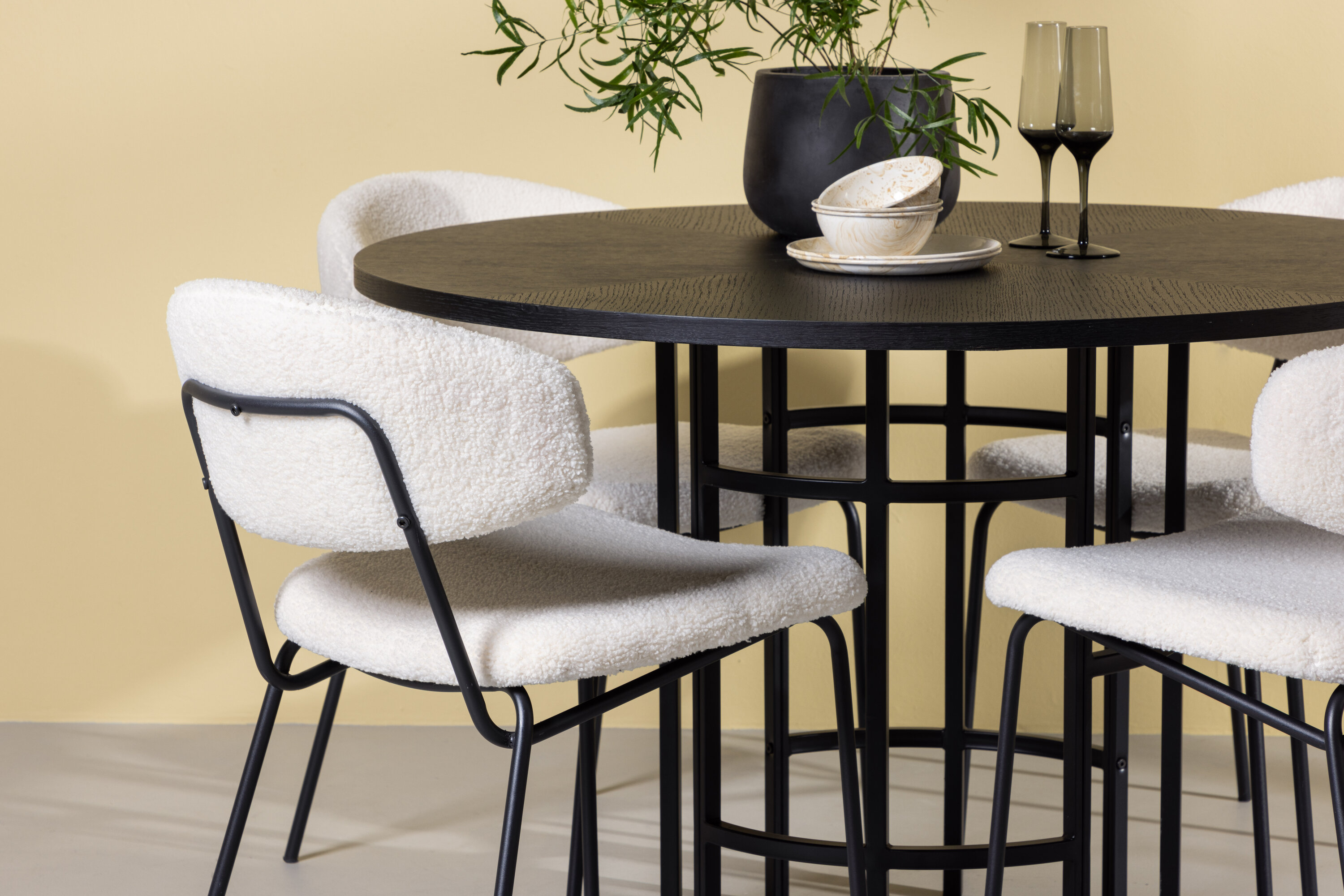 deLOHN Copenhagen, Chico Kör alakú étkezőgarnitúra