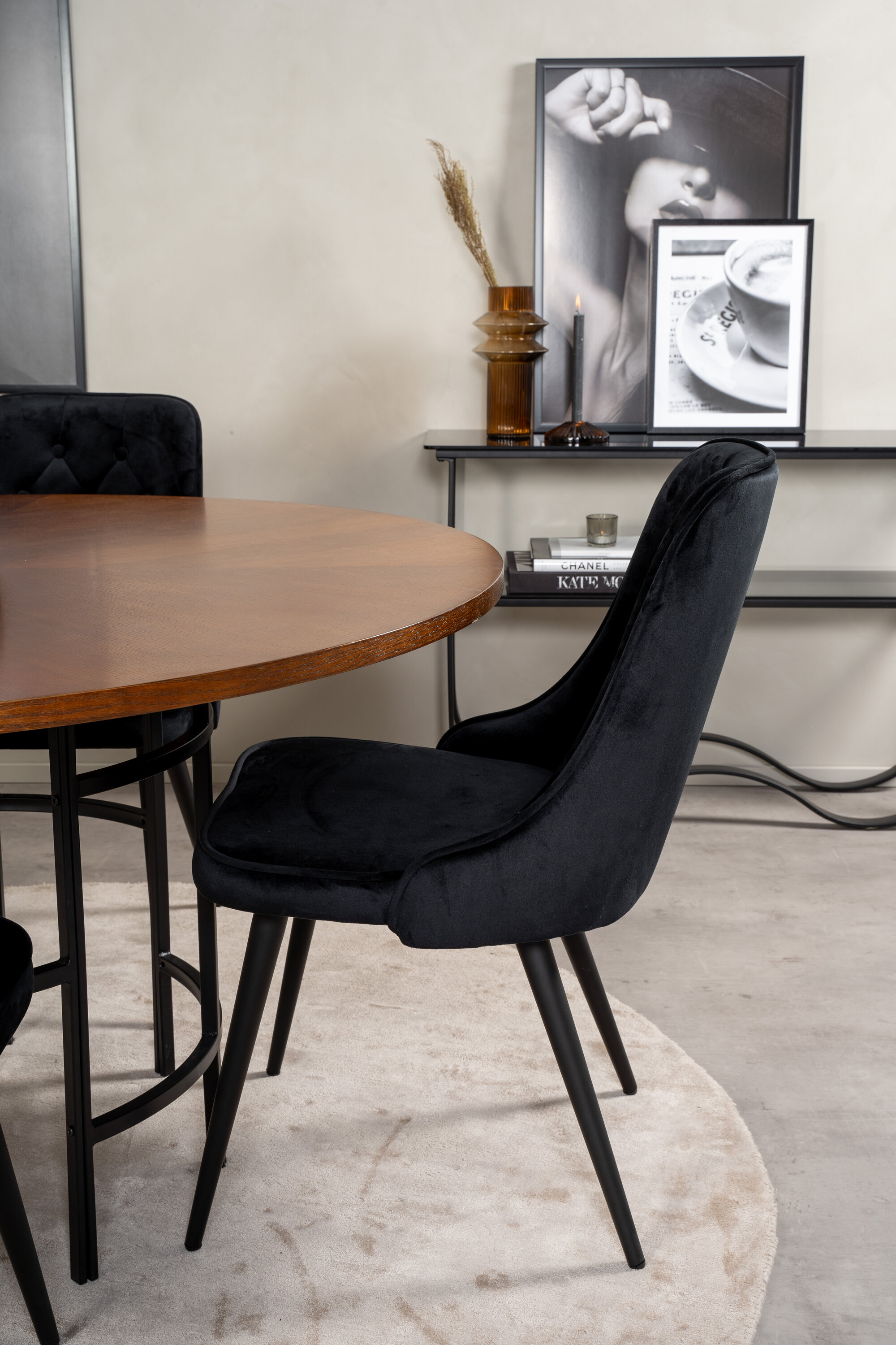 deLOHN Copenhagen, Velvet Deluxe Kör alakú étkezőgarnitúra deLOHN Copenhagen, Velvet Deluxe Kör alakú étkezőgarnitúra