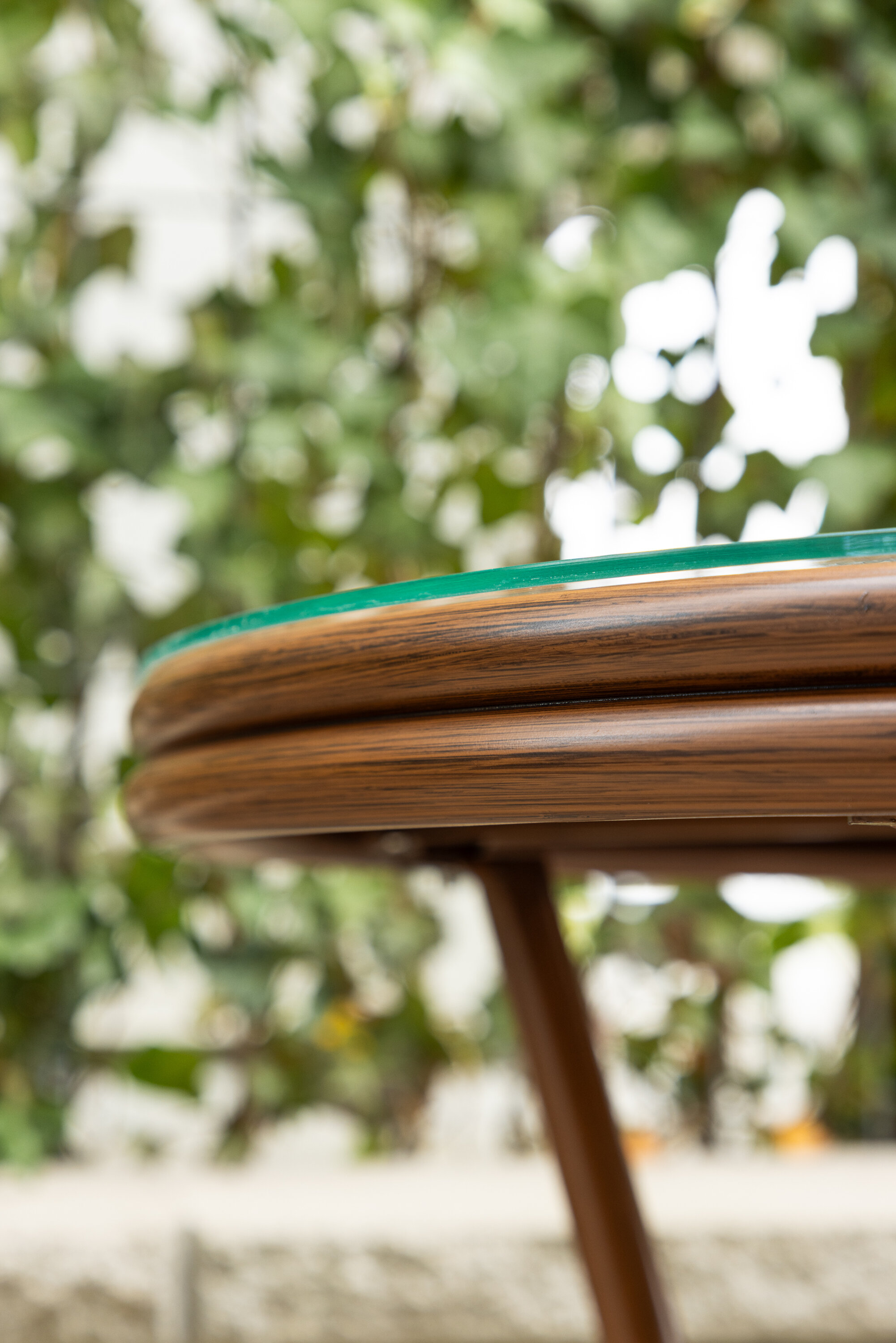 deLOHN Loures Kávéházi asztal