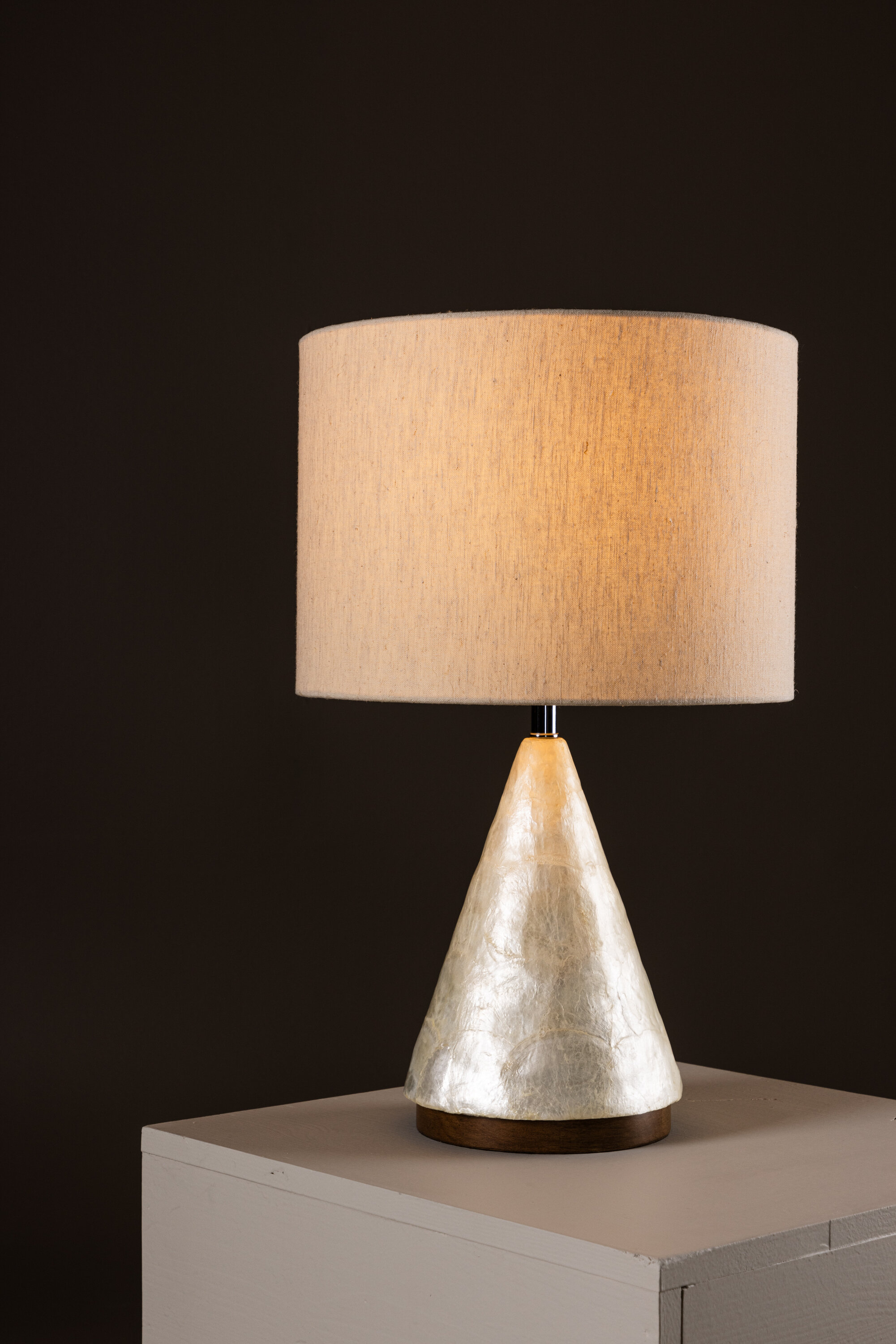 deLOHN Donsö Asztali lámpa