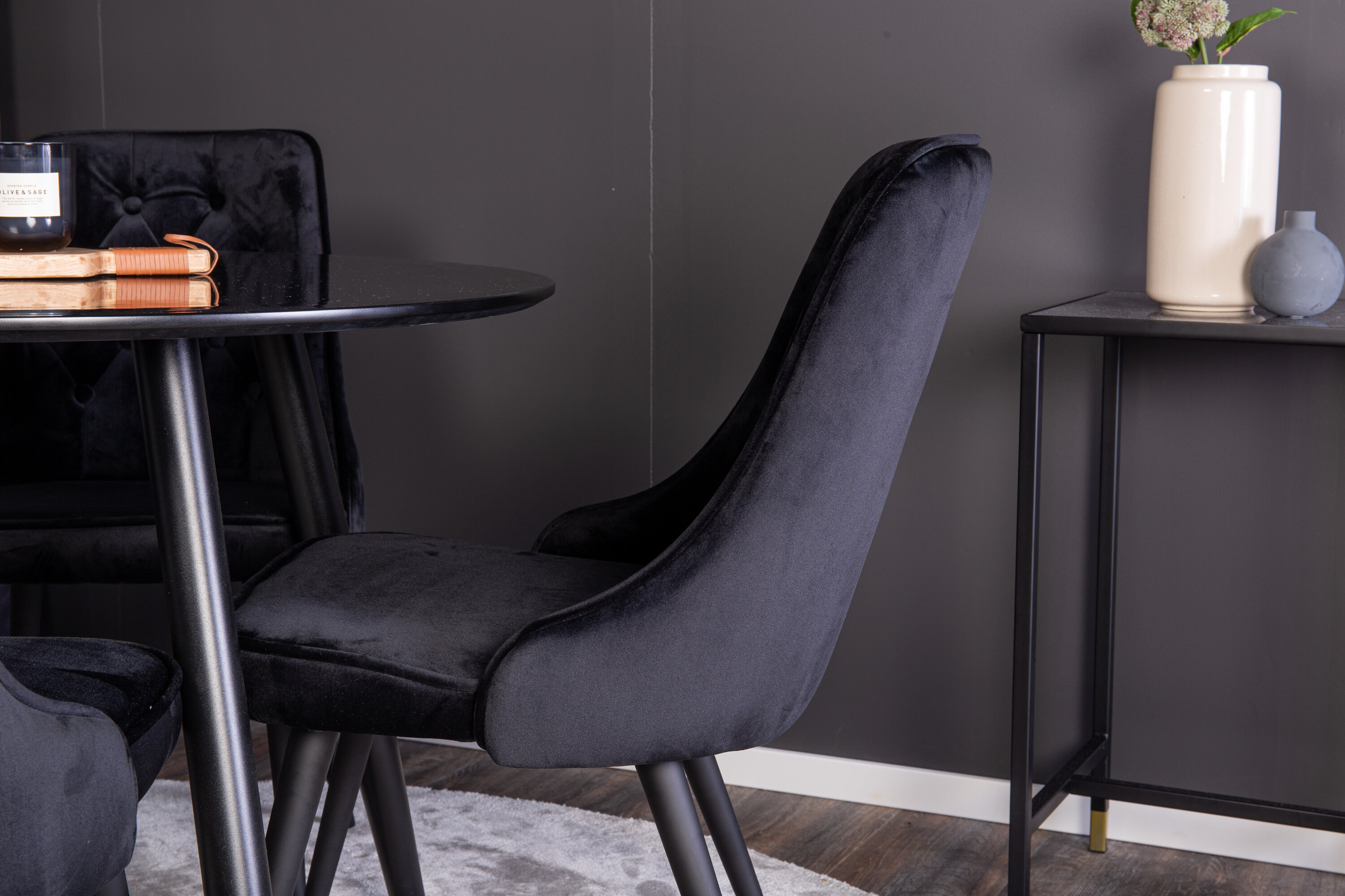 deLOHN Velvet Deluxe, Plaza Kör alakú étkezőgarnitúra deLOHN Velvet Deluxe, Plaza Kör alakú étkezőgarnitúra