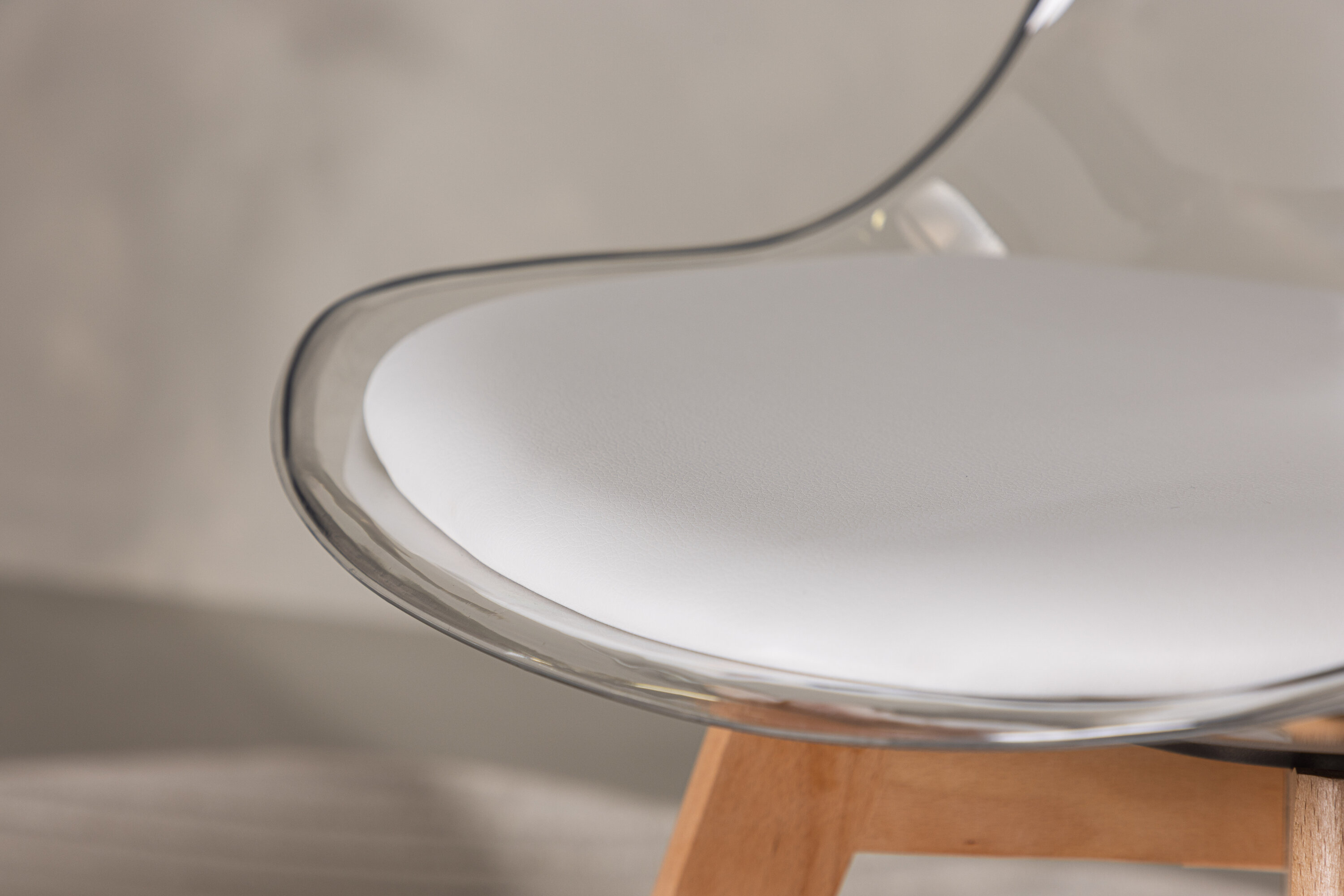 deLOHN Edvin Étkezőszék