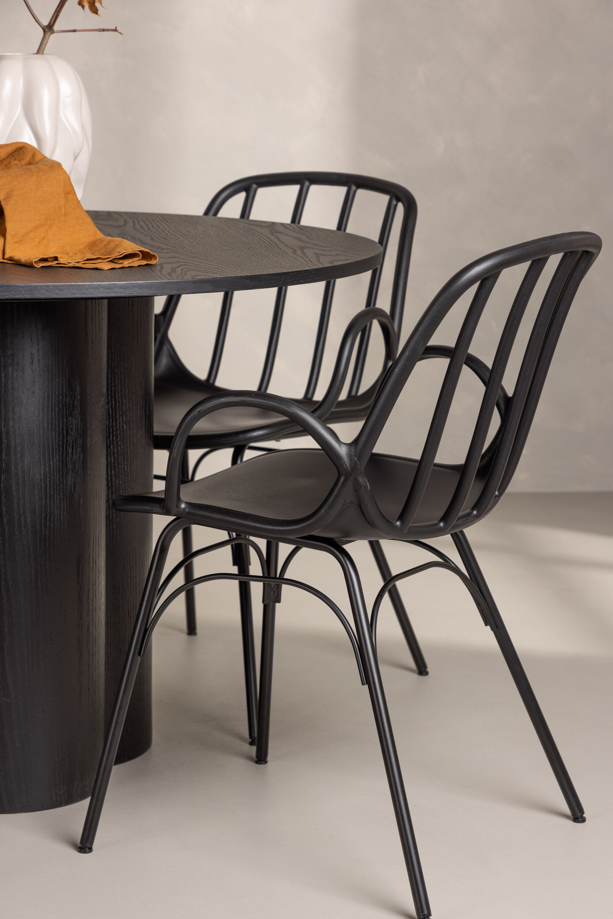 deLOHN Olivia, Dyrön Kör alakú étkezőgarnitúra