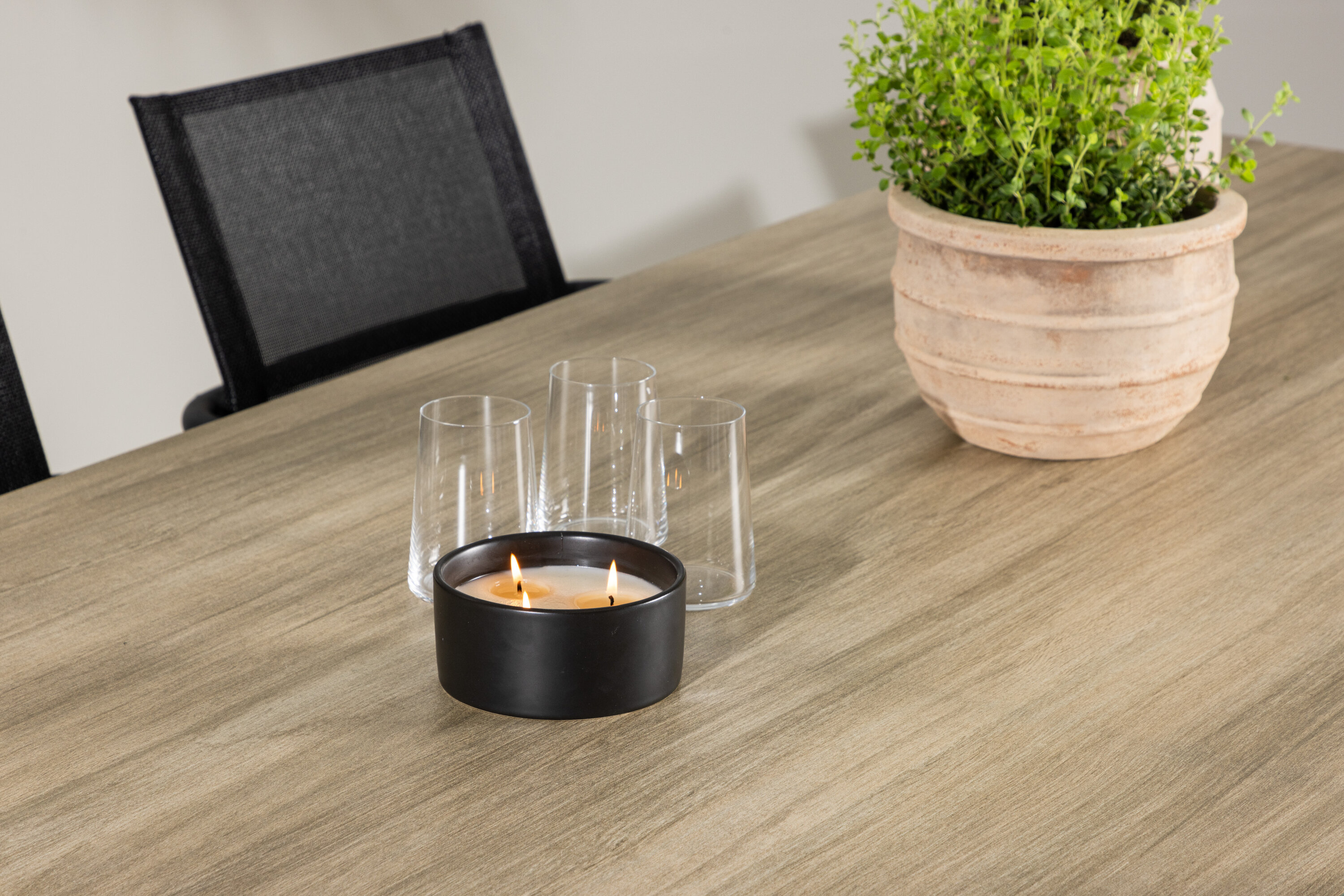 deLOHN Merlo, Alina Étkezőgarnitúra