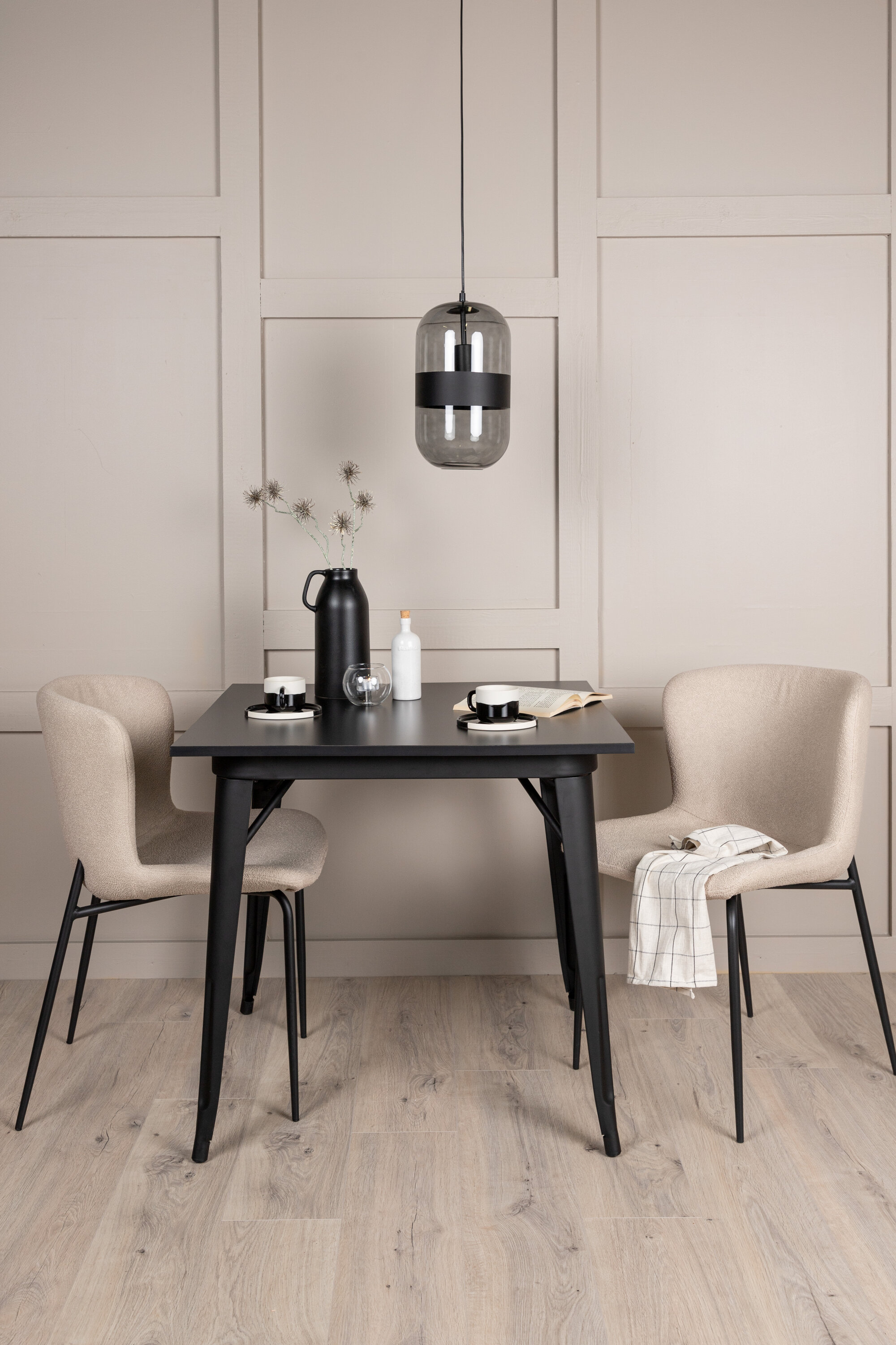 deLOHN Tempe, Modesto Téglalap alakú étkezőgarnitúra