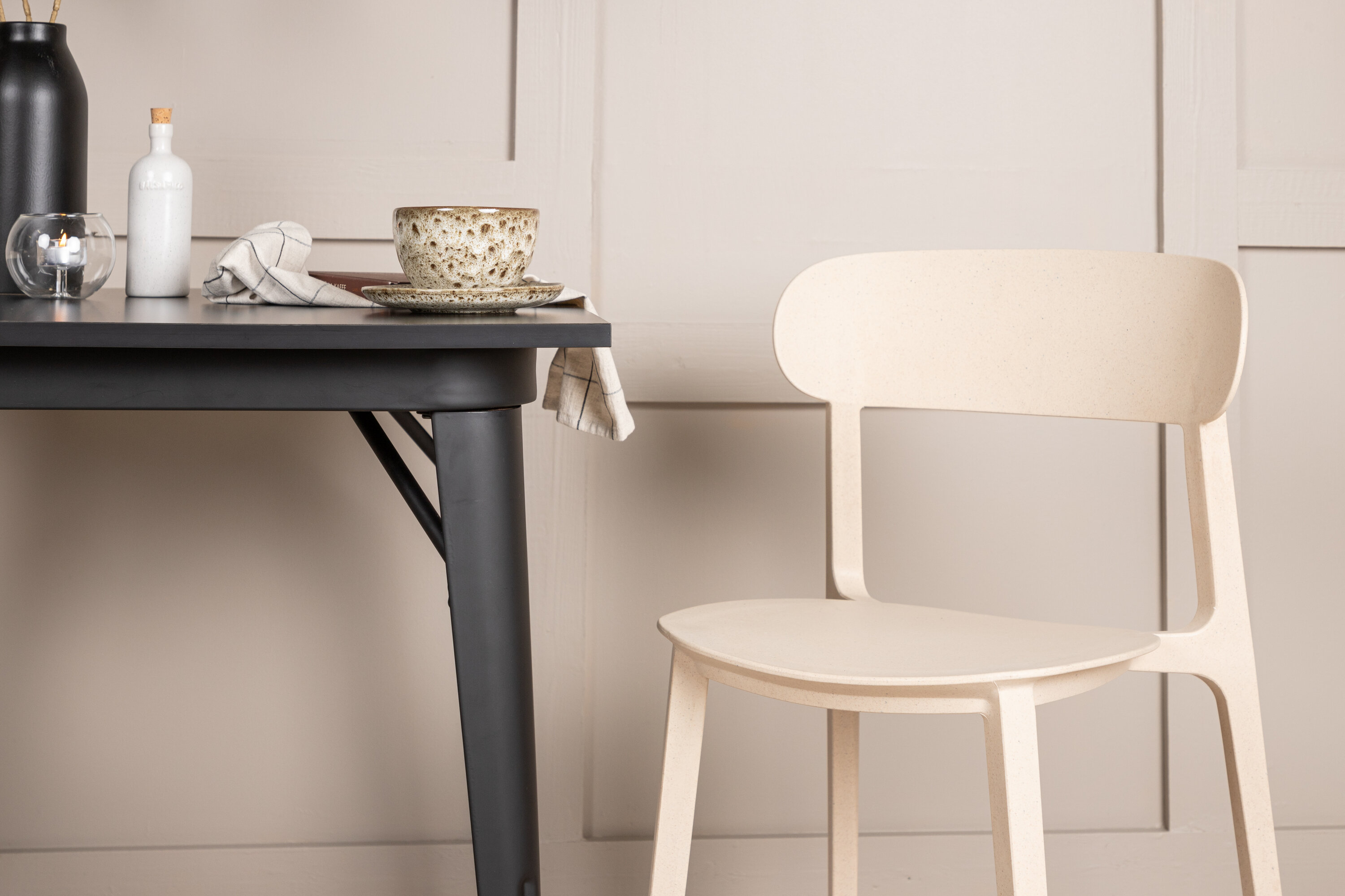 deLOHN Tempe, Åstol Téglalap alakú étkezőgarnitúra