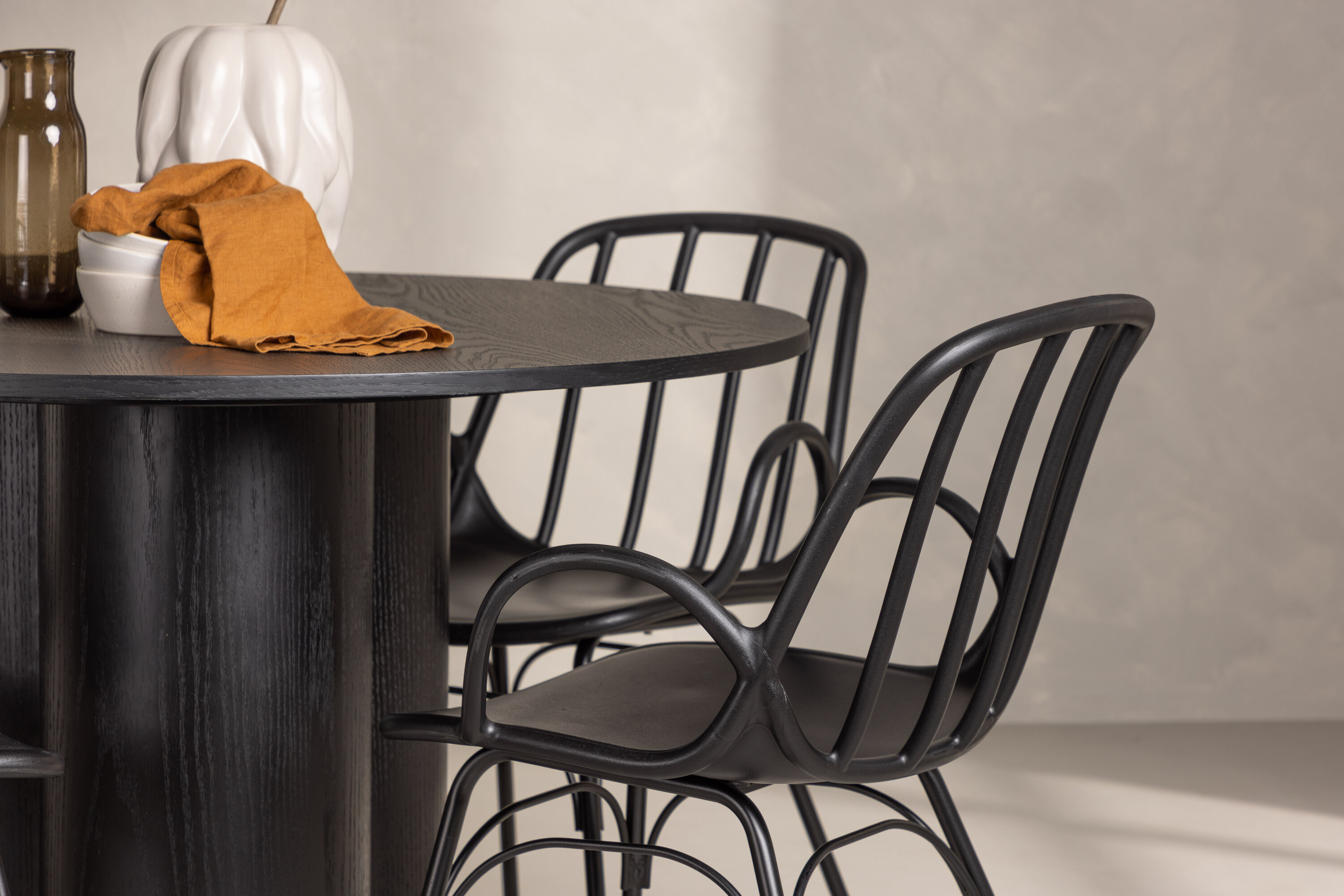 deLOHN Olivia, Dyrön Kör alakú étkezőgarnitúra