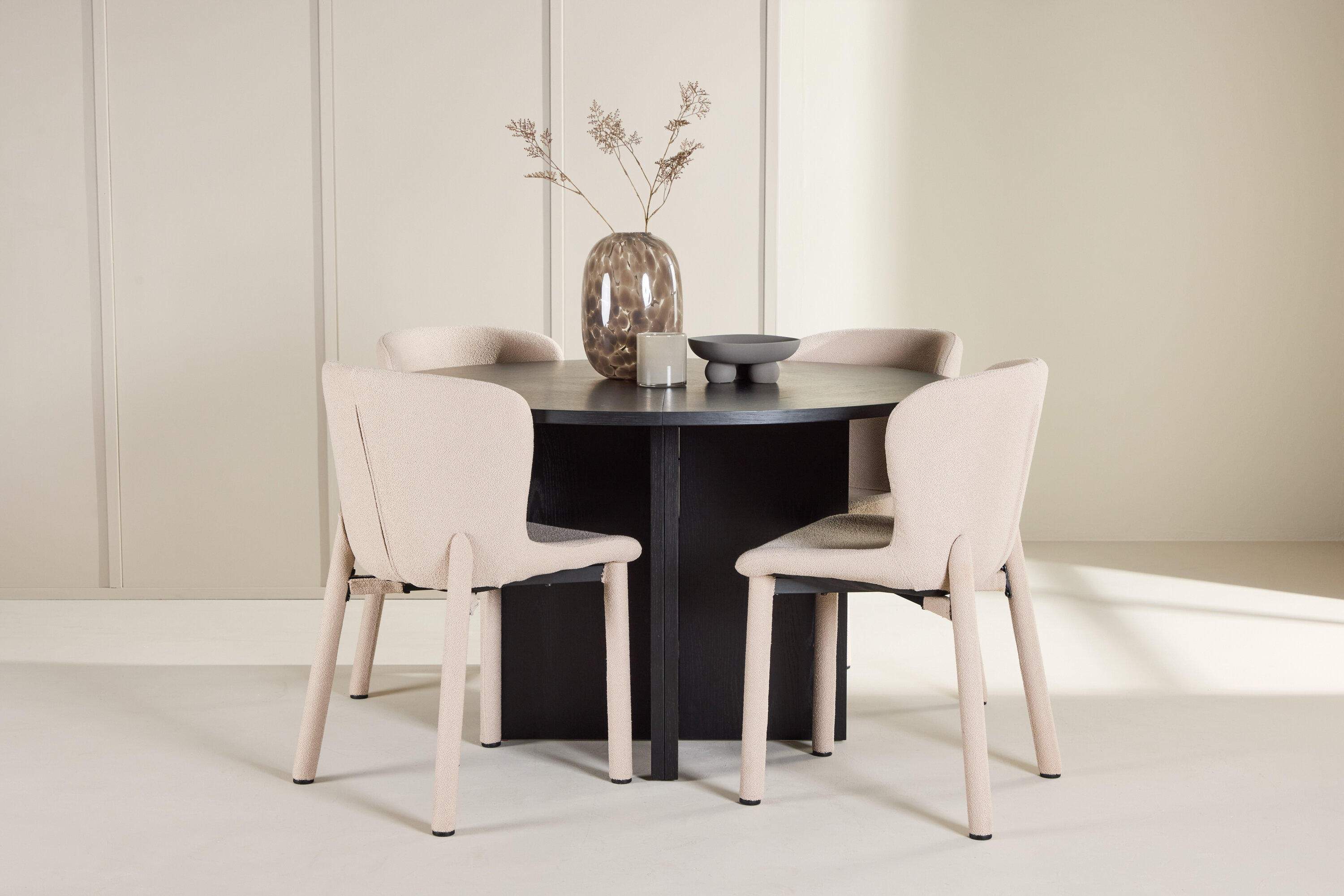 deLOHN Strada, Astoria Ovális étkezőgarnitúra deLOHN Strada, Astoria Ovális étkezőgarnitúra