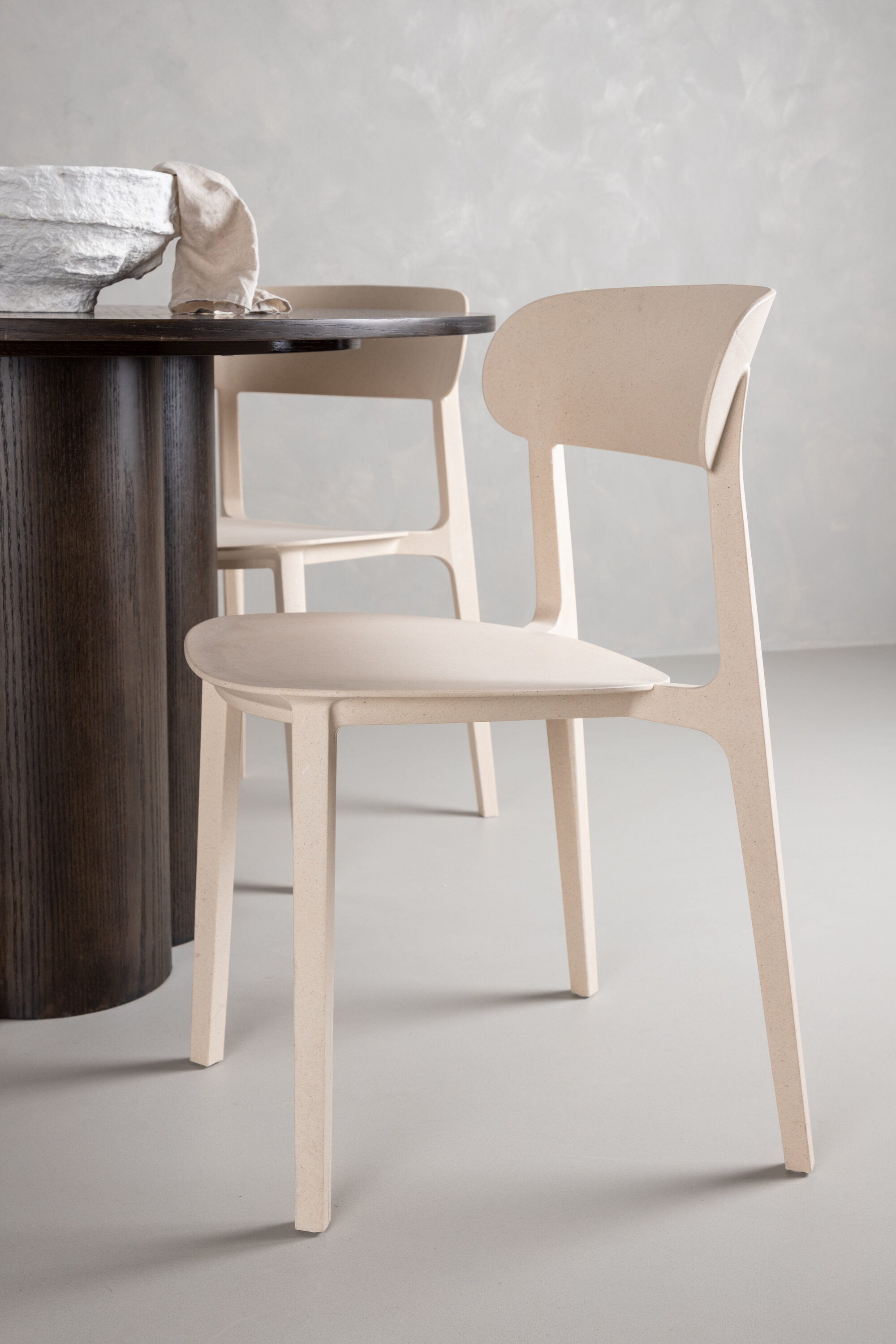 deLOHN Olivia, Åstol Kör alakú étkezőgarnitúra