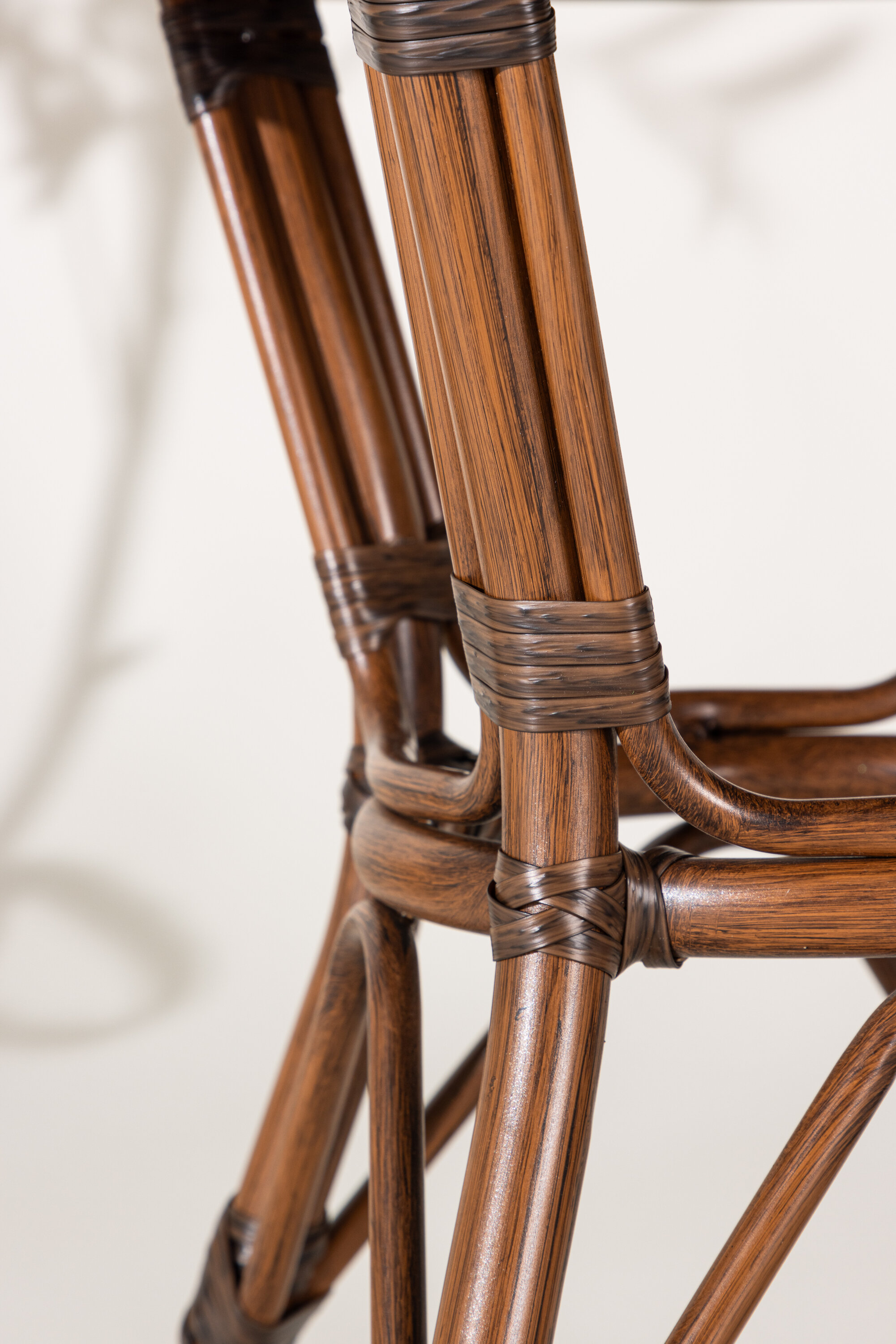 deLOHN Sagres Kávéházi asztal