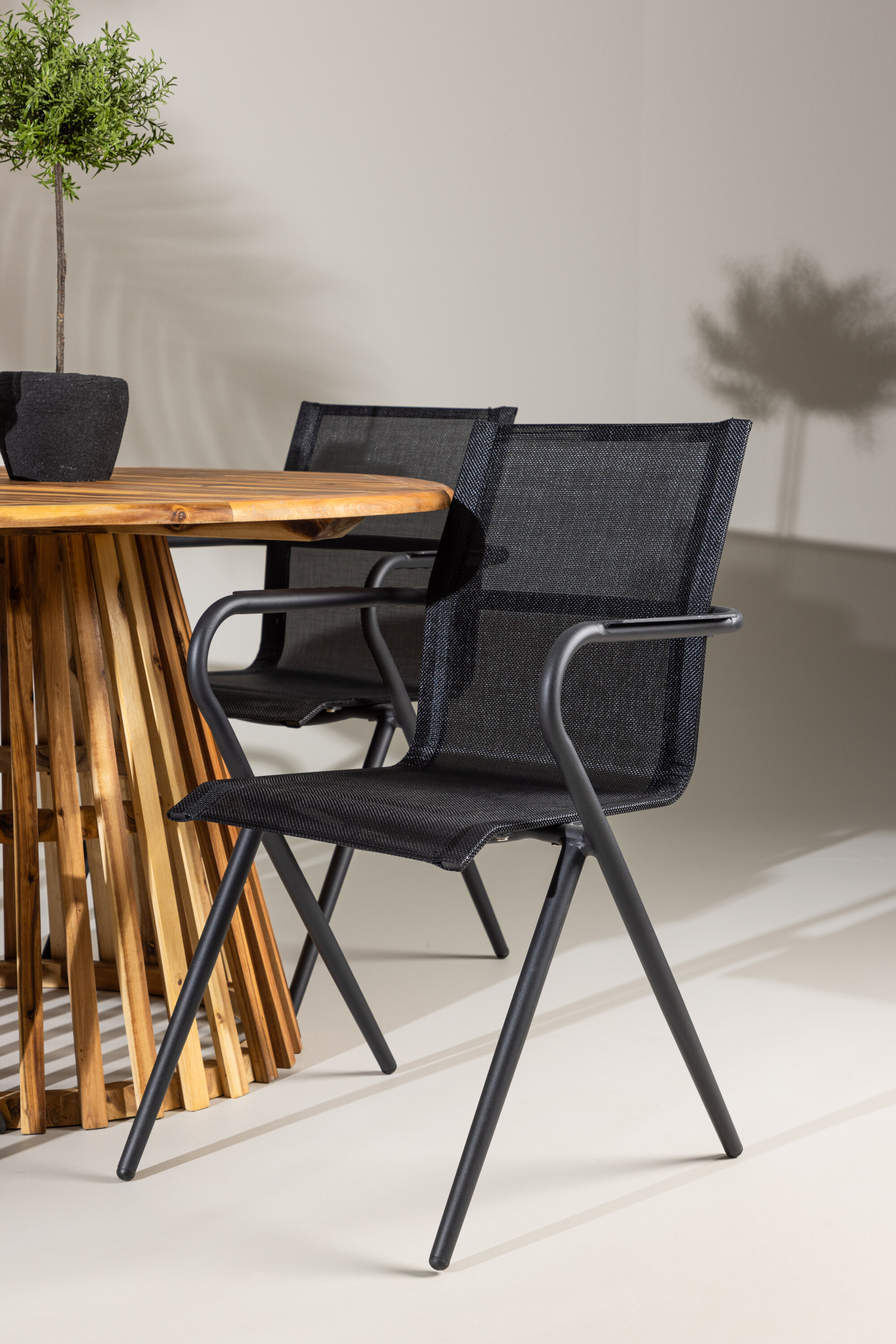 deLOHN Lumpur, Alina Étkezőgarnitúra