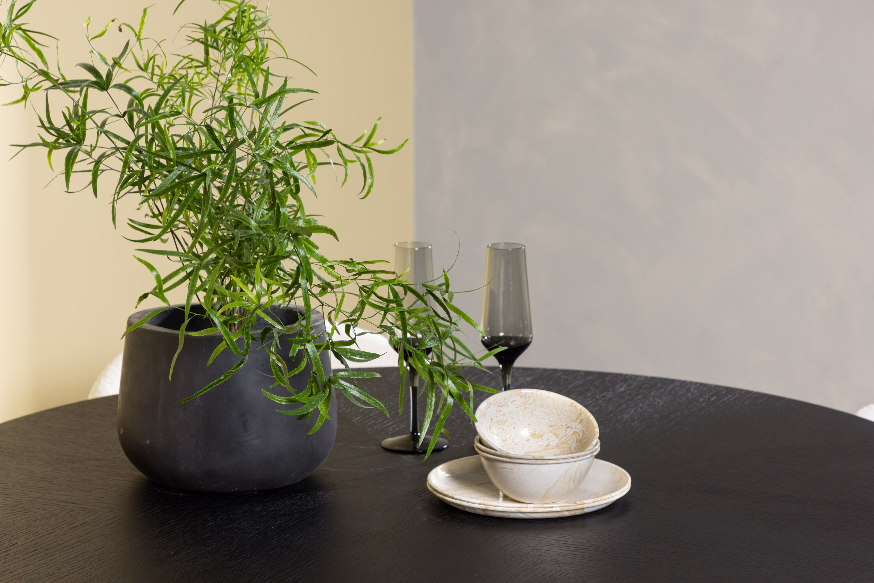 deLOHN Copenhagen, Chico Kör alakú étkezőgarnitúra