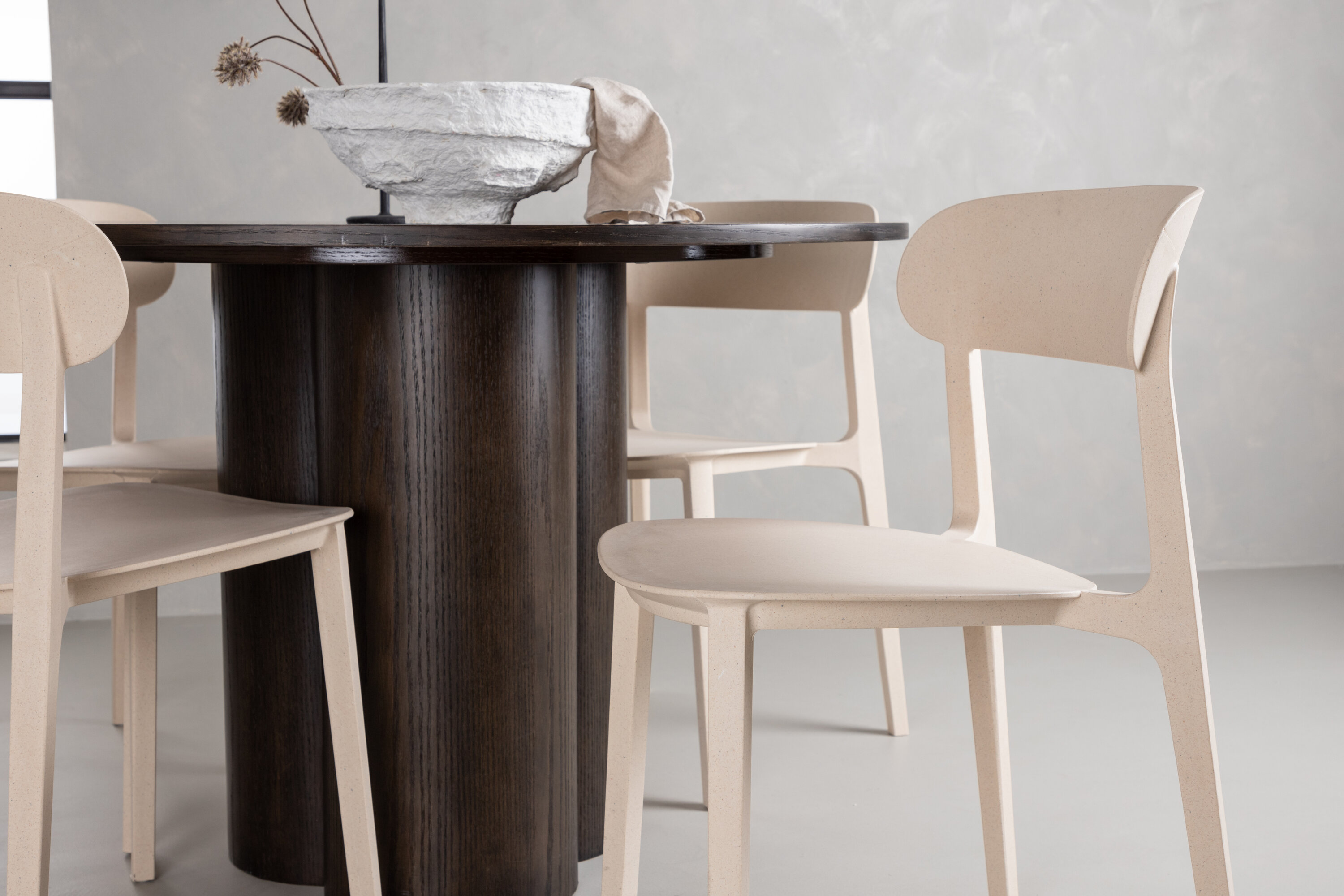 deLOHN Olivia, Åstol Kör alakú étkezőgarnitúra