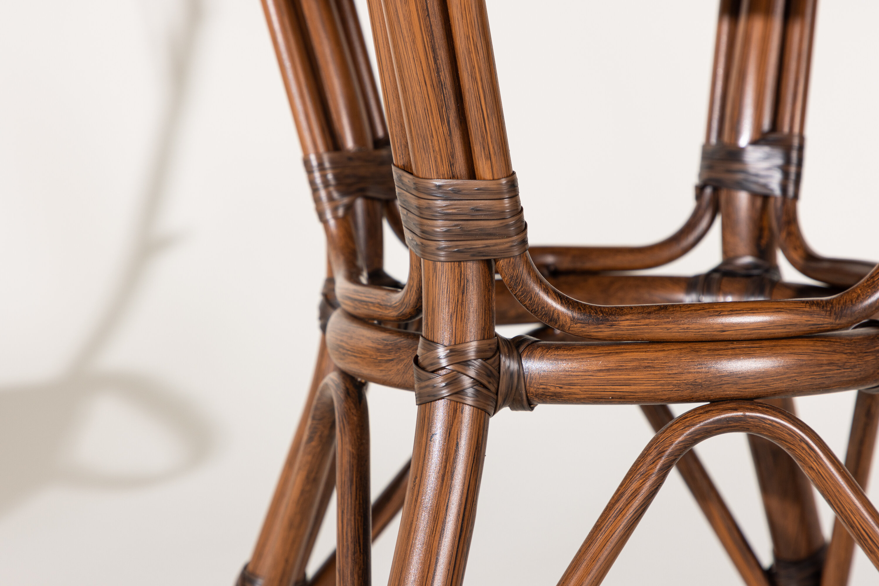 deLOHN Sagres Kávéházi asztal