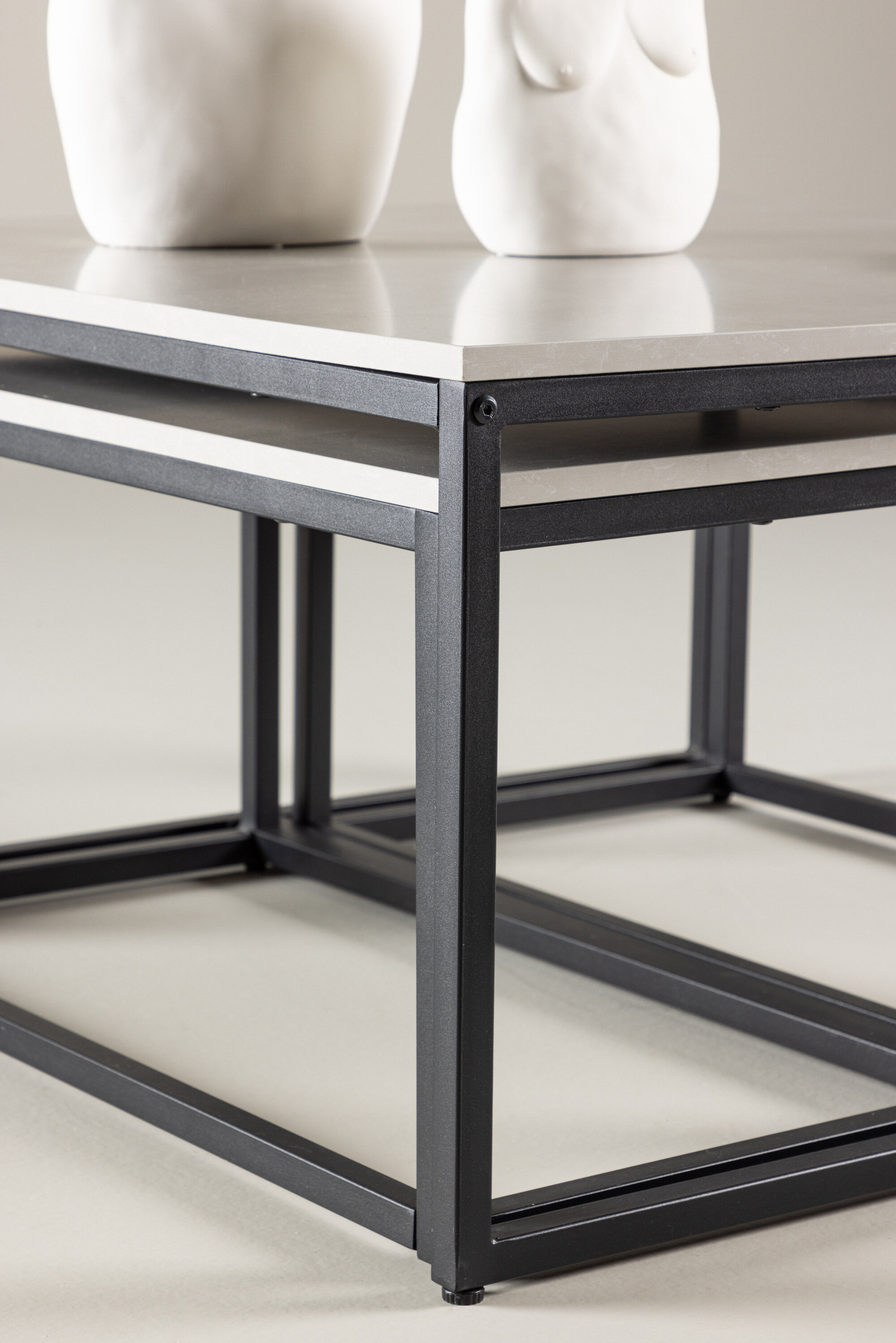 deLOHN Solna Dohányzóasztal