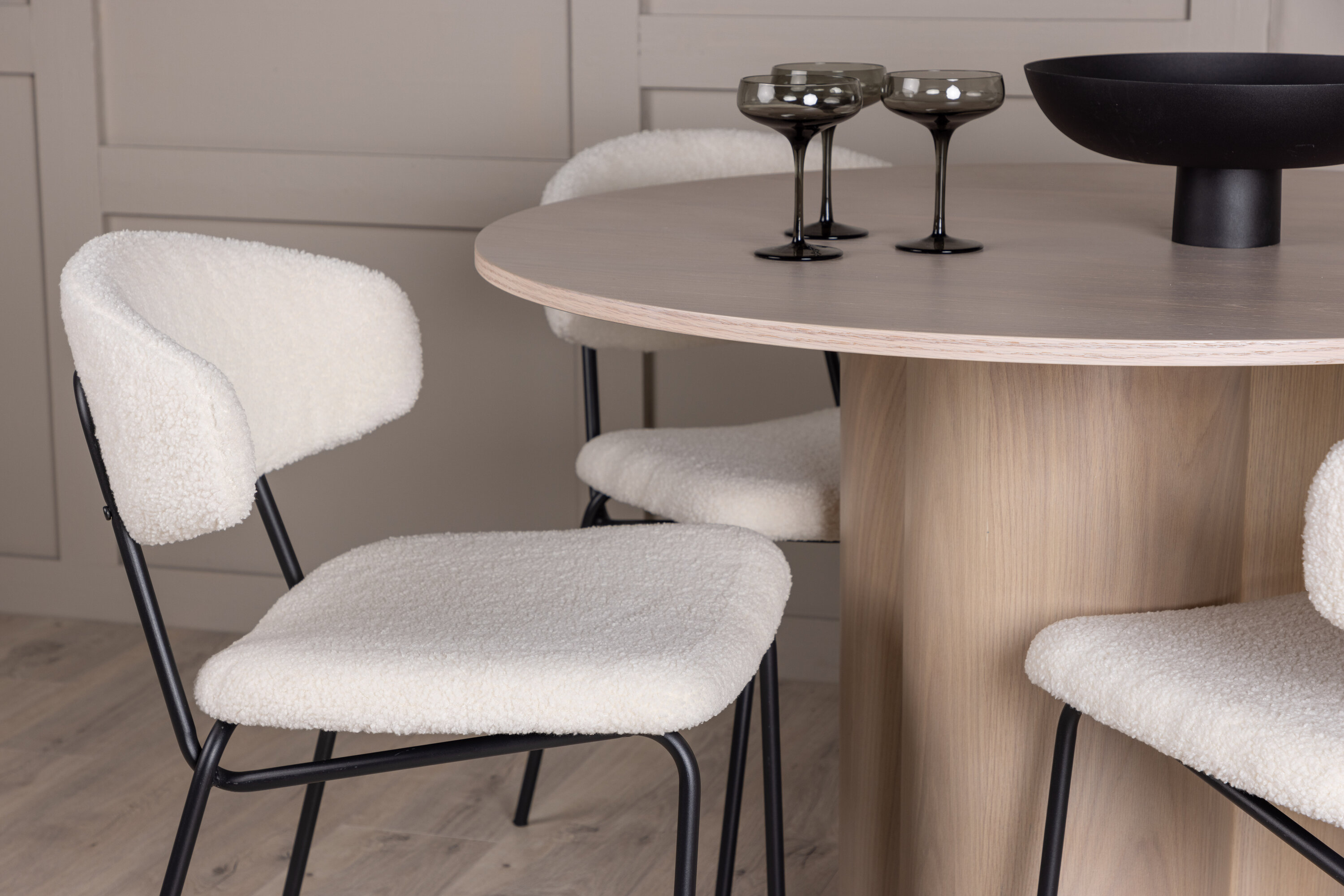 deLOHN Olivia, Chico Kör alakú étkezőgarnitúra