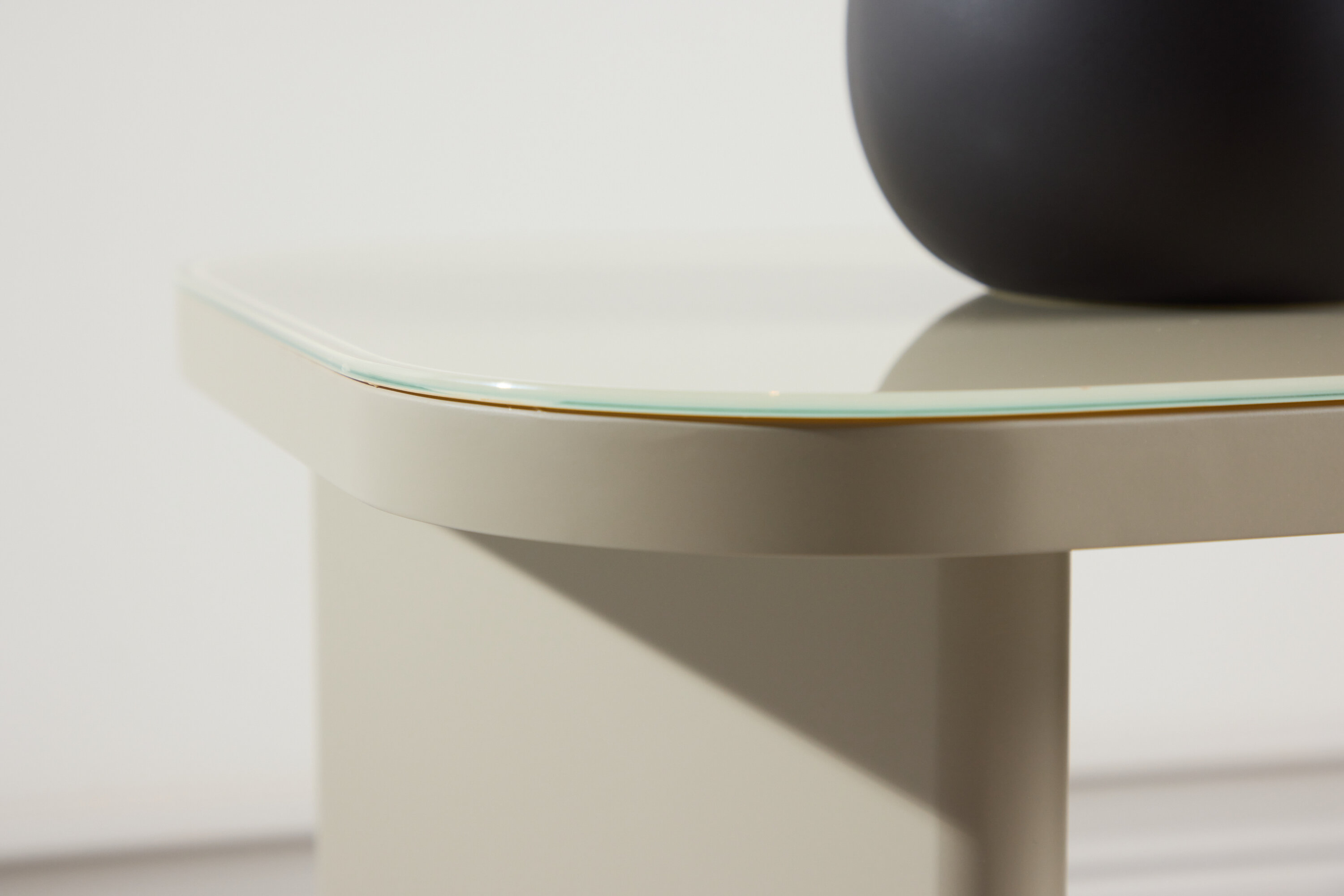 deLOHN Grönvik Kisasztal deLOHN Grönvik Kisasztal