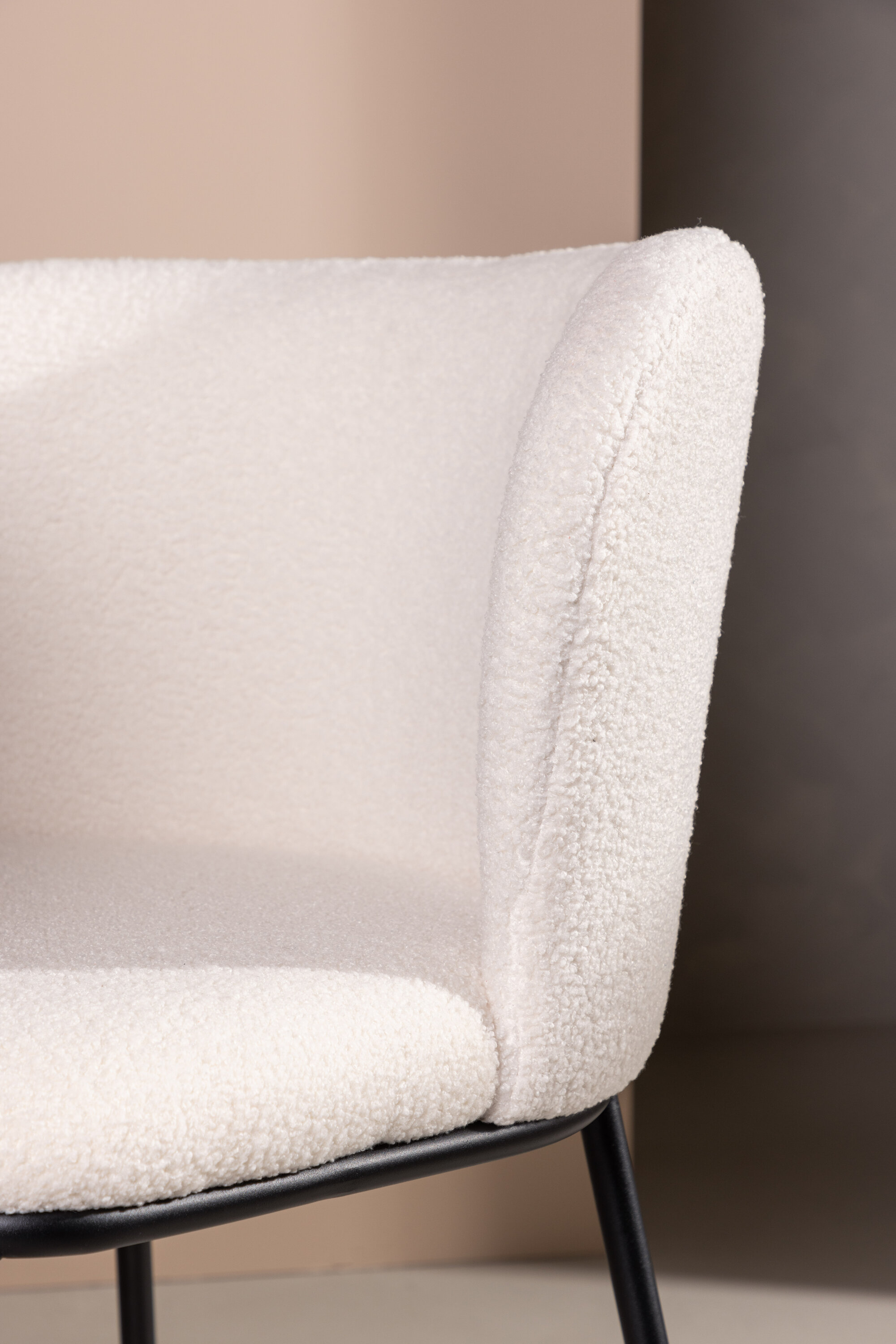 deLOHN Edina Étkezőszék