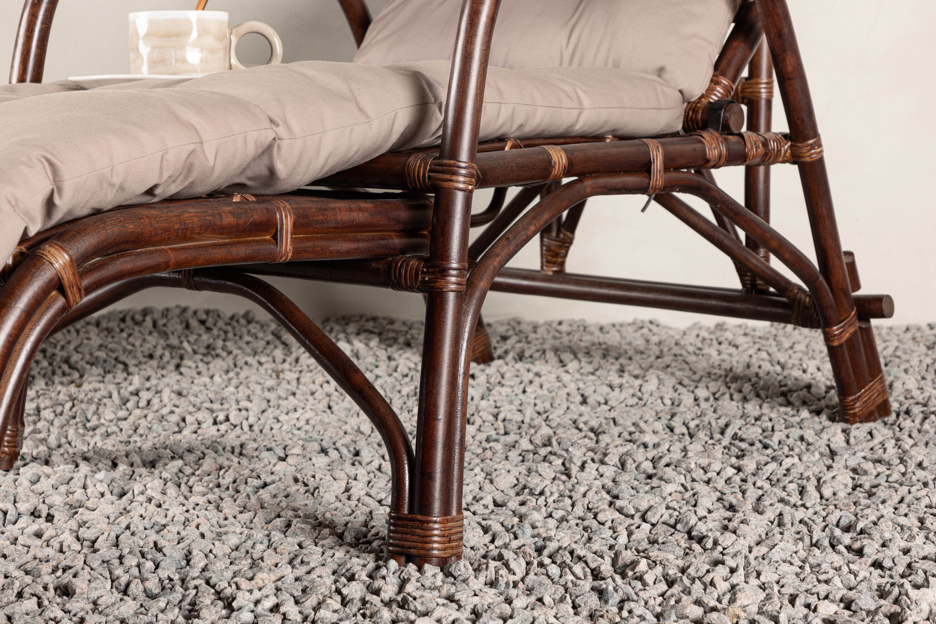 deLOHN Nella Napozóágy