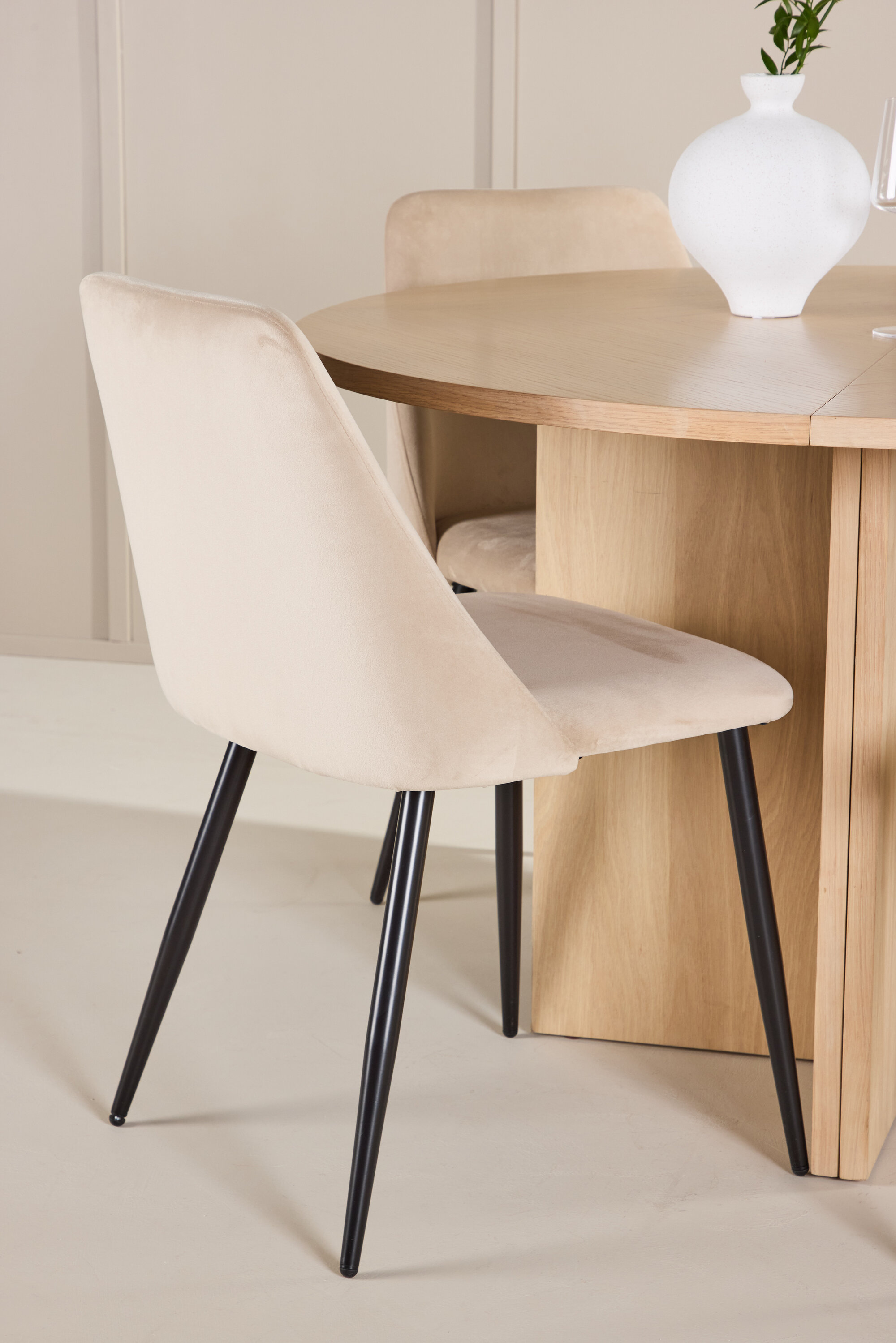 deLOHN Strada, Night Ovális étkezőgarnitúra