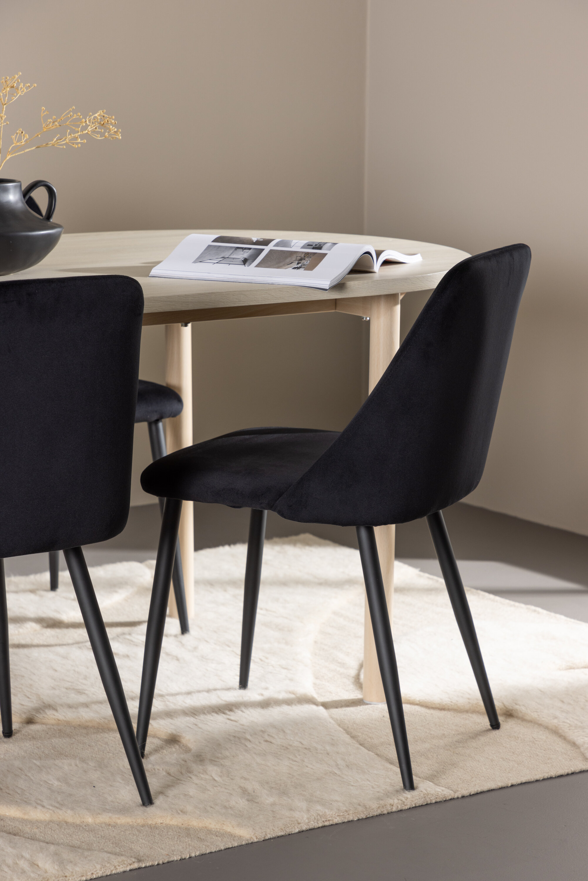 deLOHN Andy, Night Ovális étkezőgarnitúra