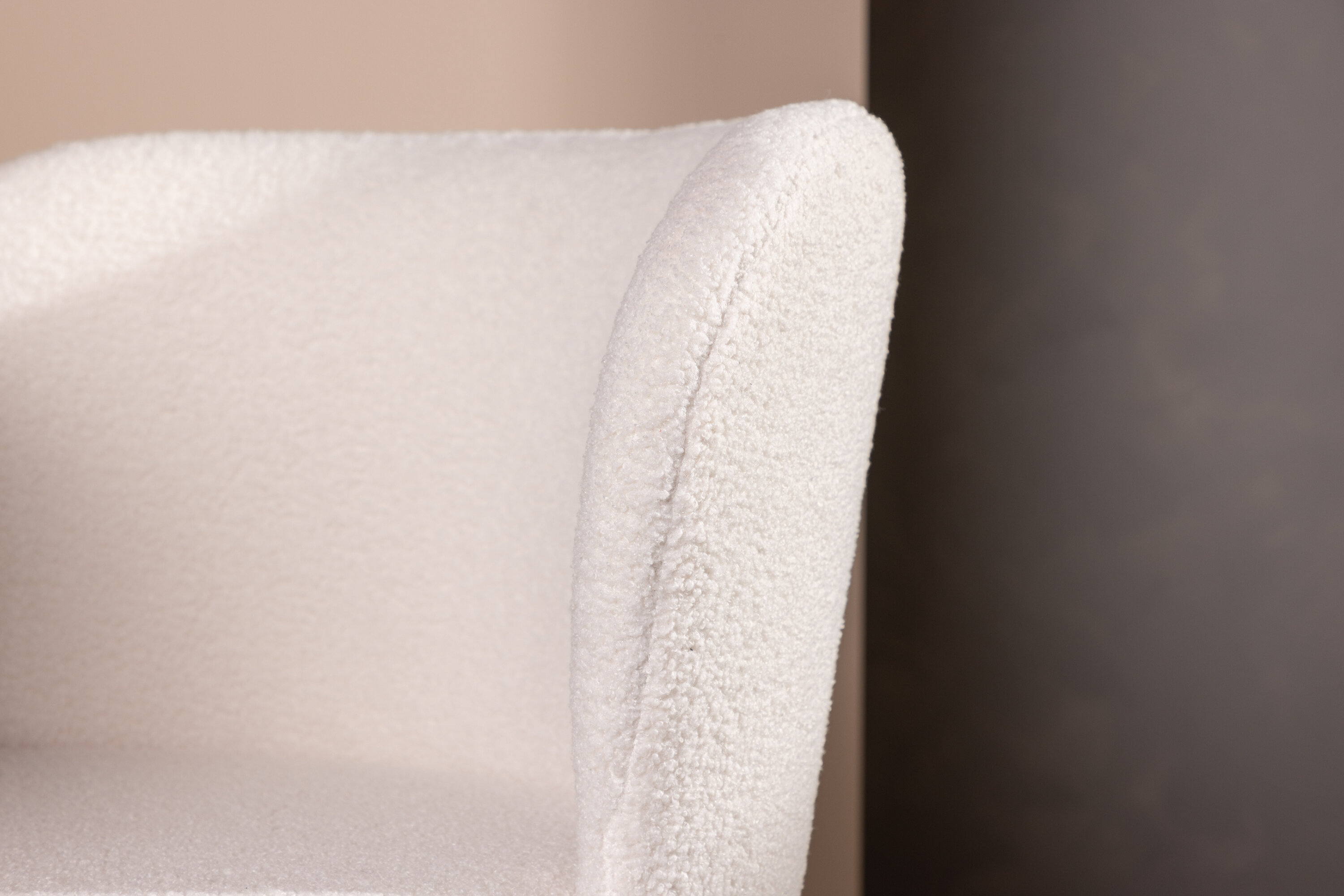 deLOHN Edina Étkezőszék