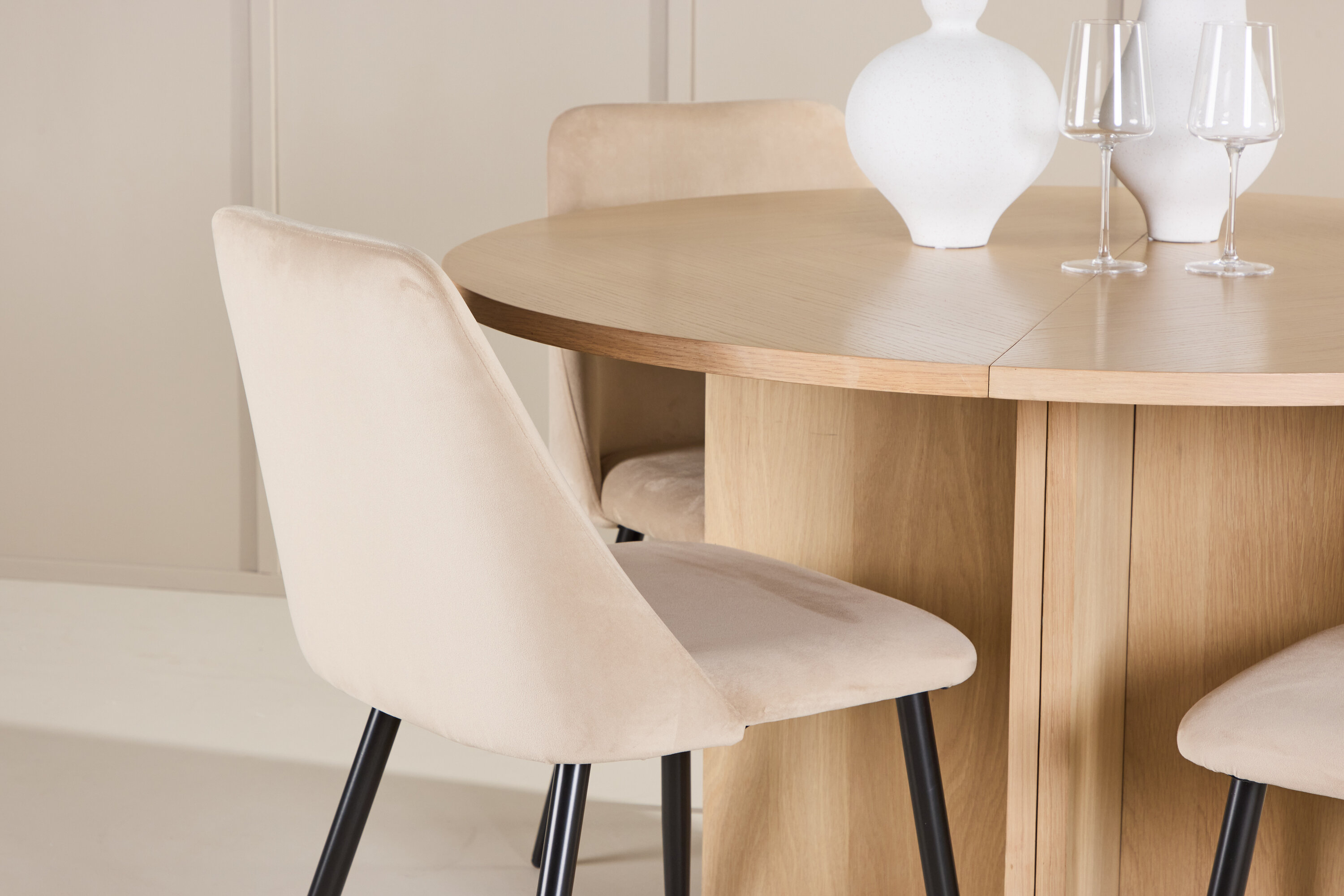 deLOHN Strada, Night Ovális étkezőgarnitúra