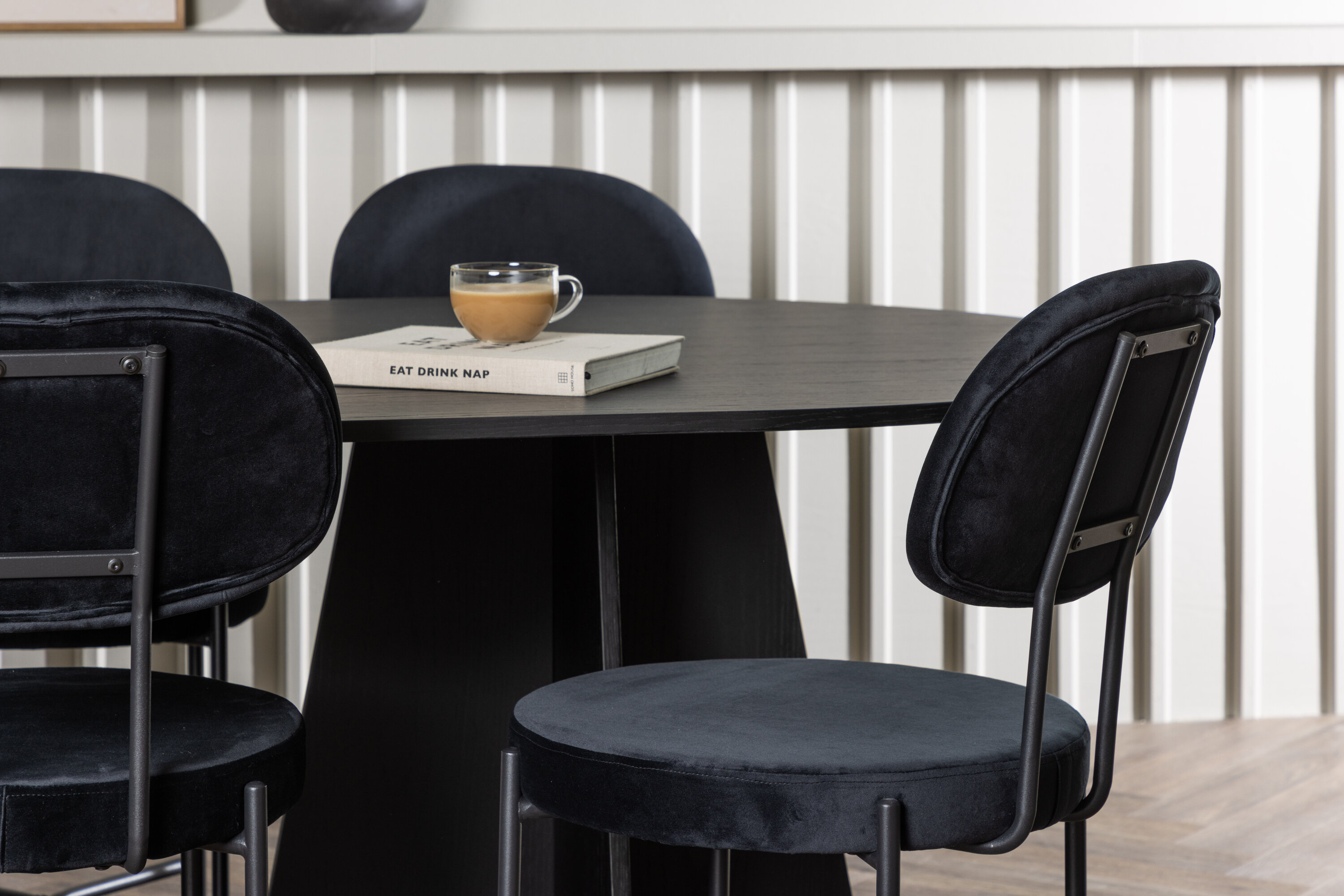 deLOHN Stella Ovális étkezőgarnitúra