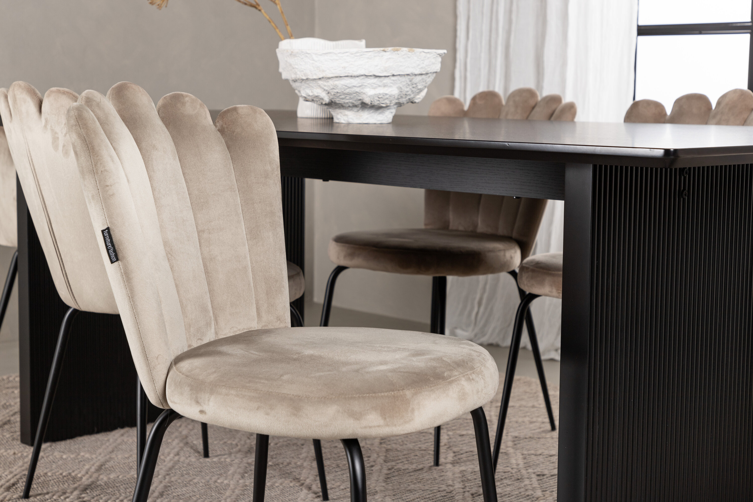 deLOHN Vail, Limhamn Téglalap alakú étkezőgarnitúra