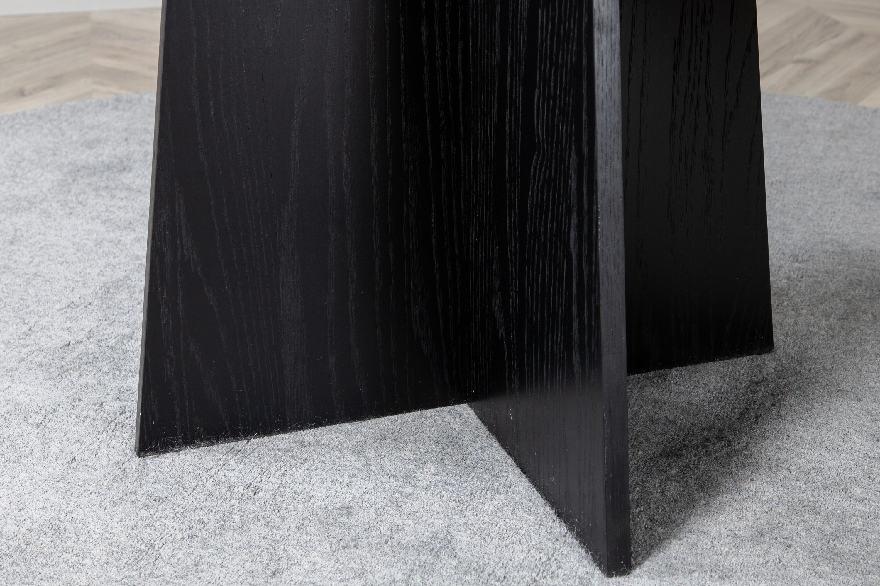 deLOHN Bootcut Kerek étkezőasztal