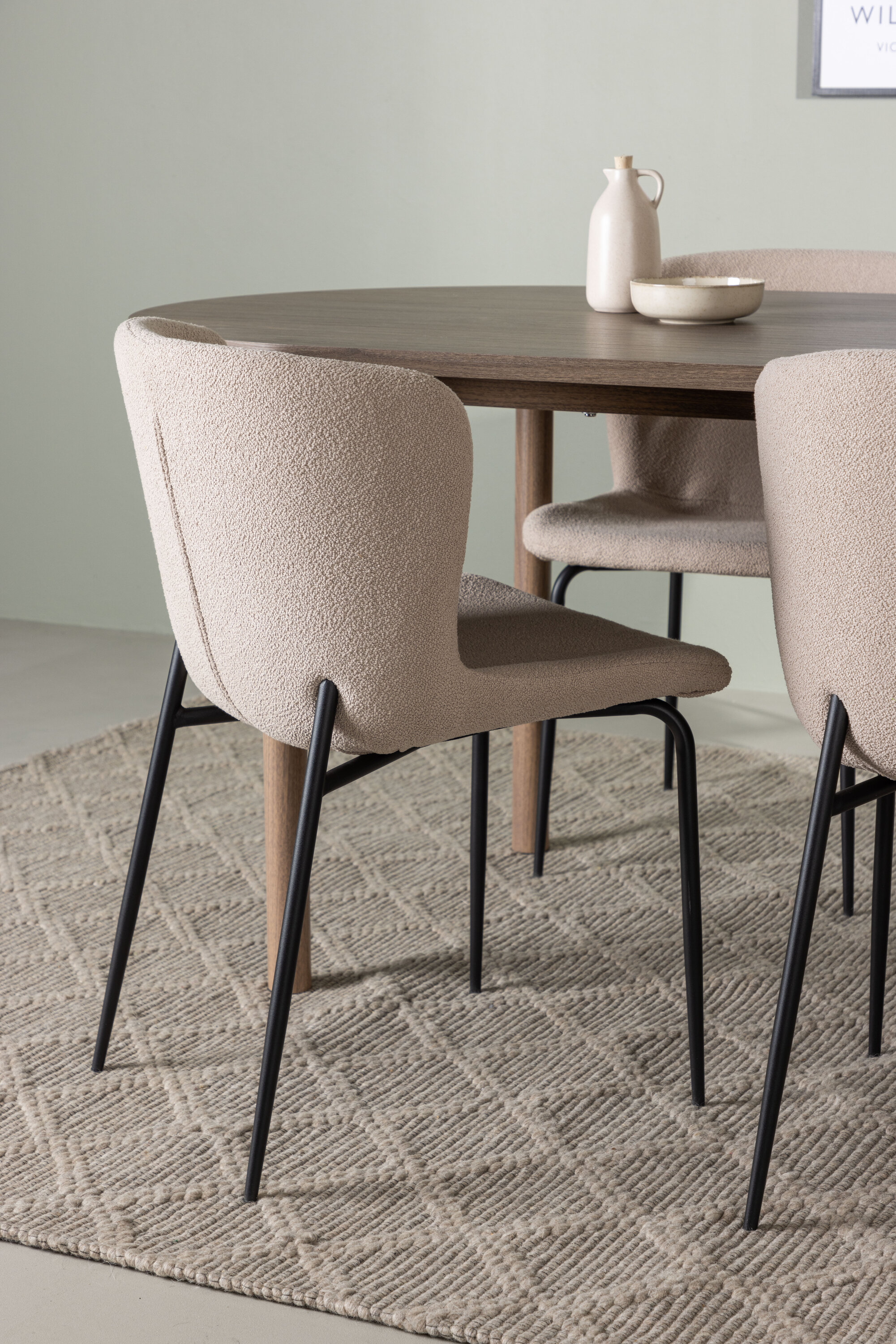 deLOHN Modesto Ovális étkezőgarnitúra