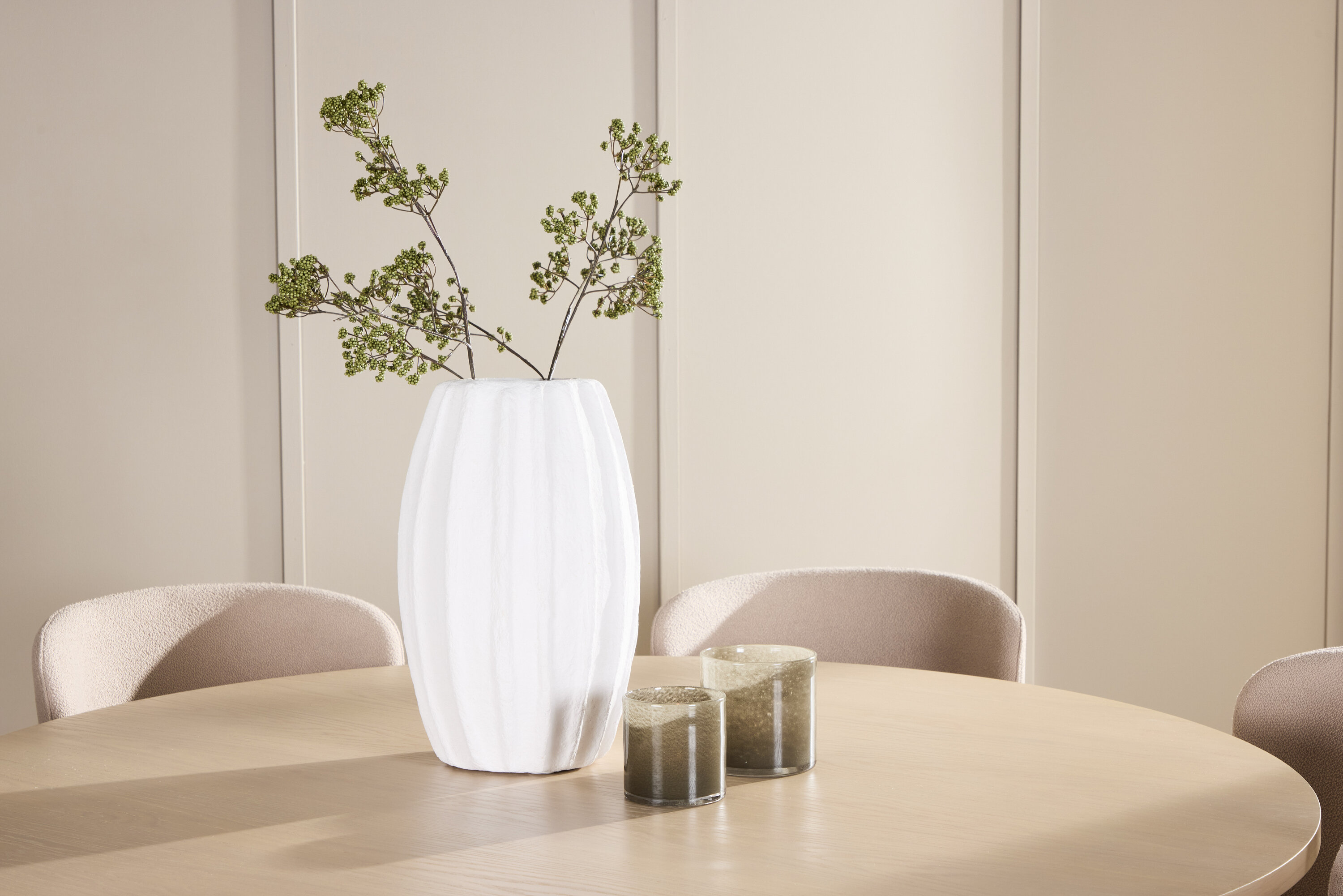 deLOHN Copenhagen, Astoria Kör alakú étkezőgarnitúra