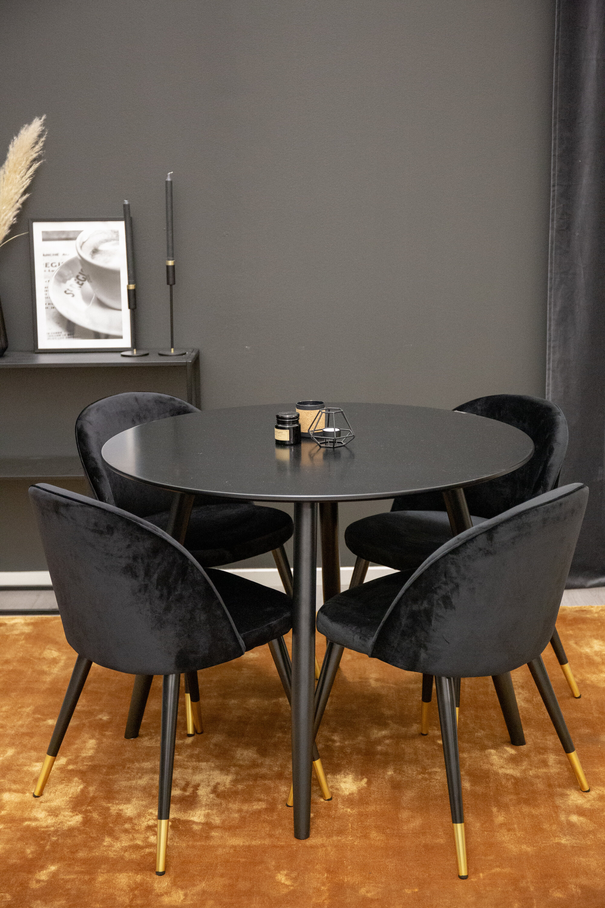 deLOHN Velvet, Plaza Kör alakú étkezőgarnitúra