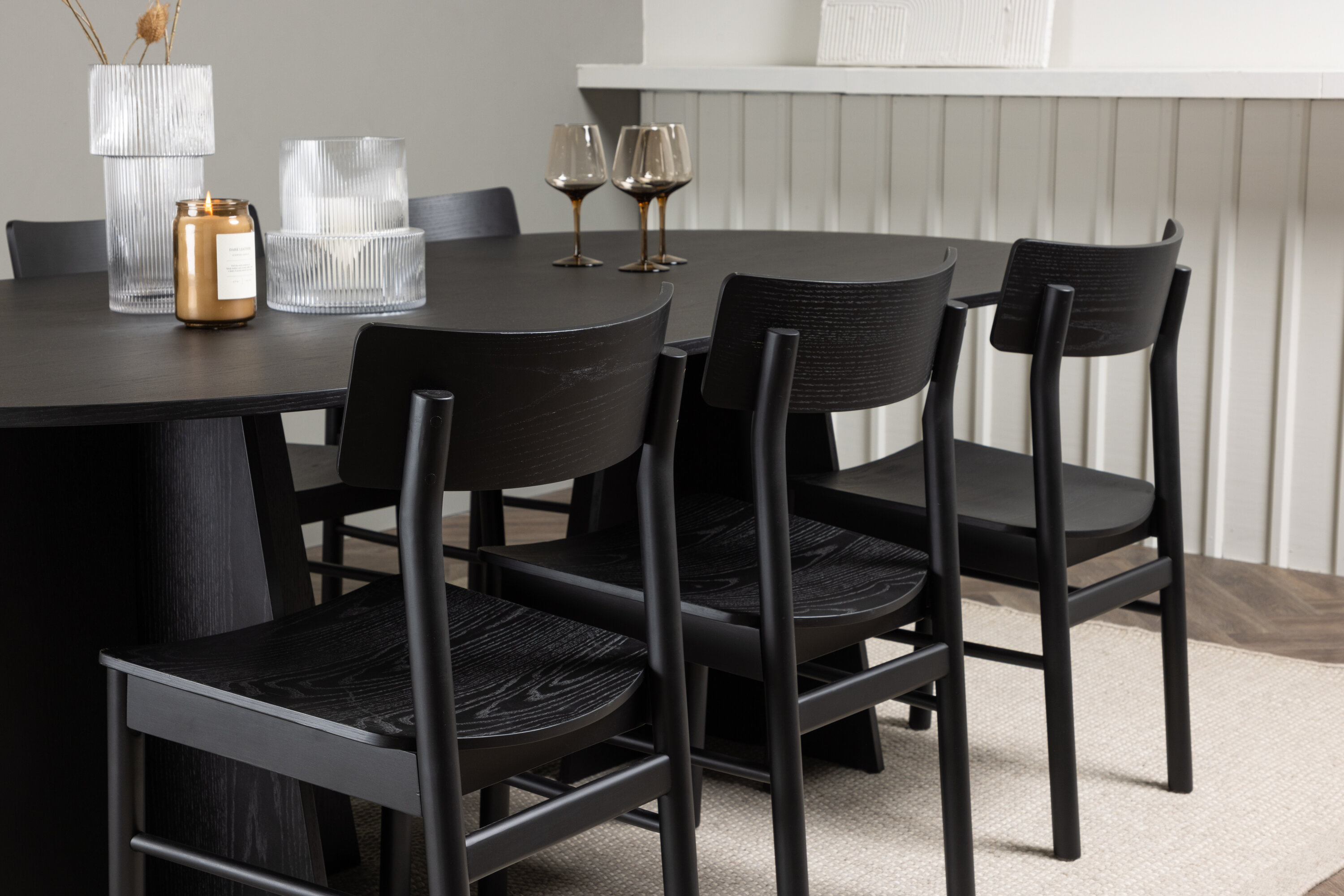 deLOHN Bootcut Oval, Montros Ovális étkezőgarnitúra