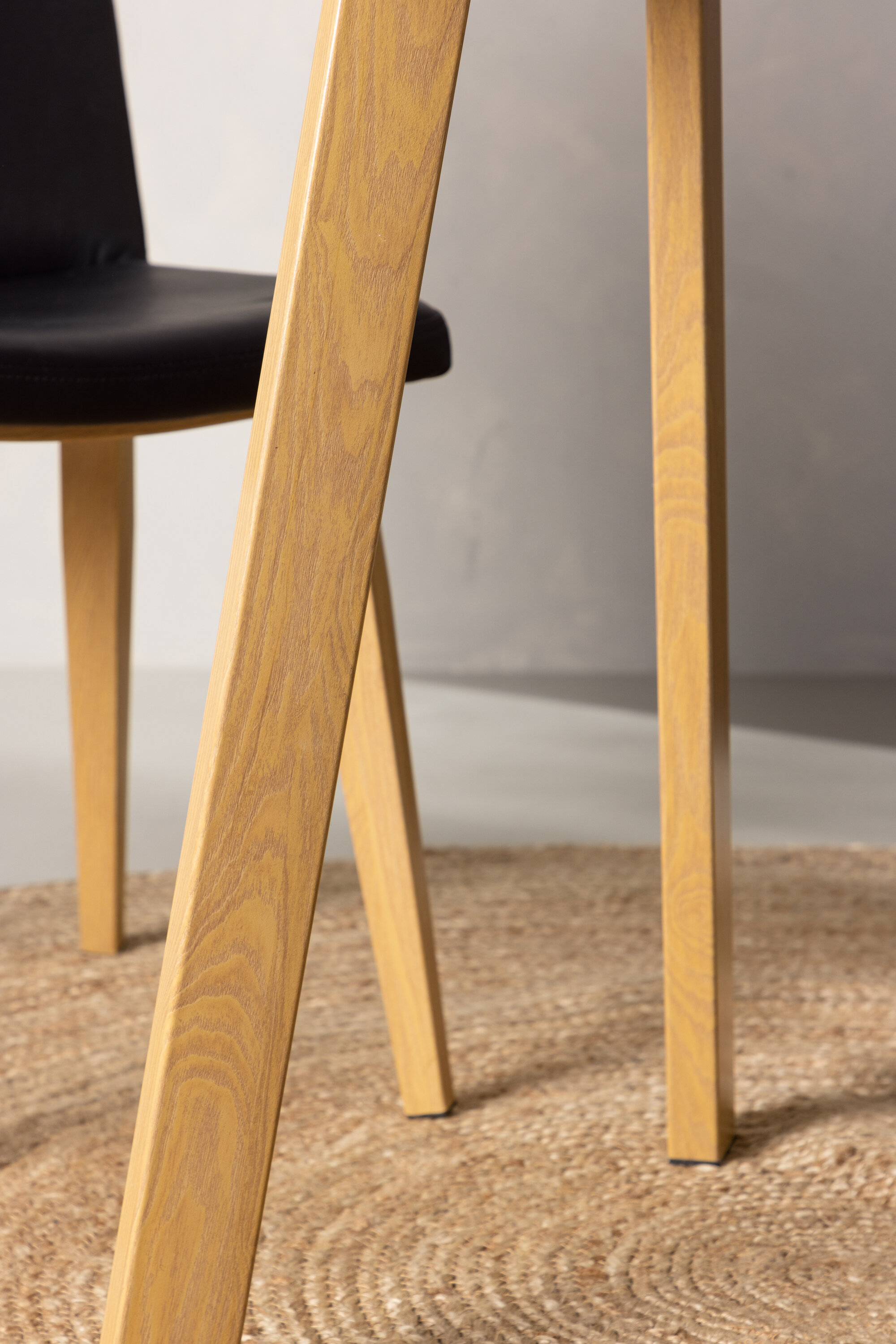 deLOHN Leonora Kerek étkezőasztal deLOHN Leonora Kerek étkezőasztal