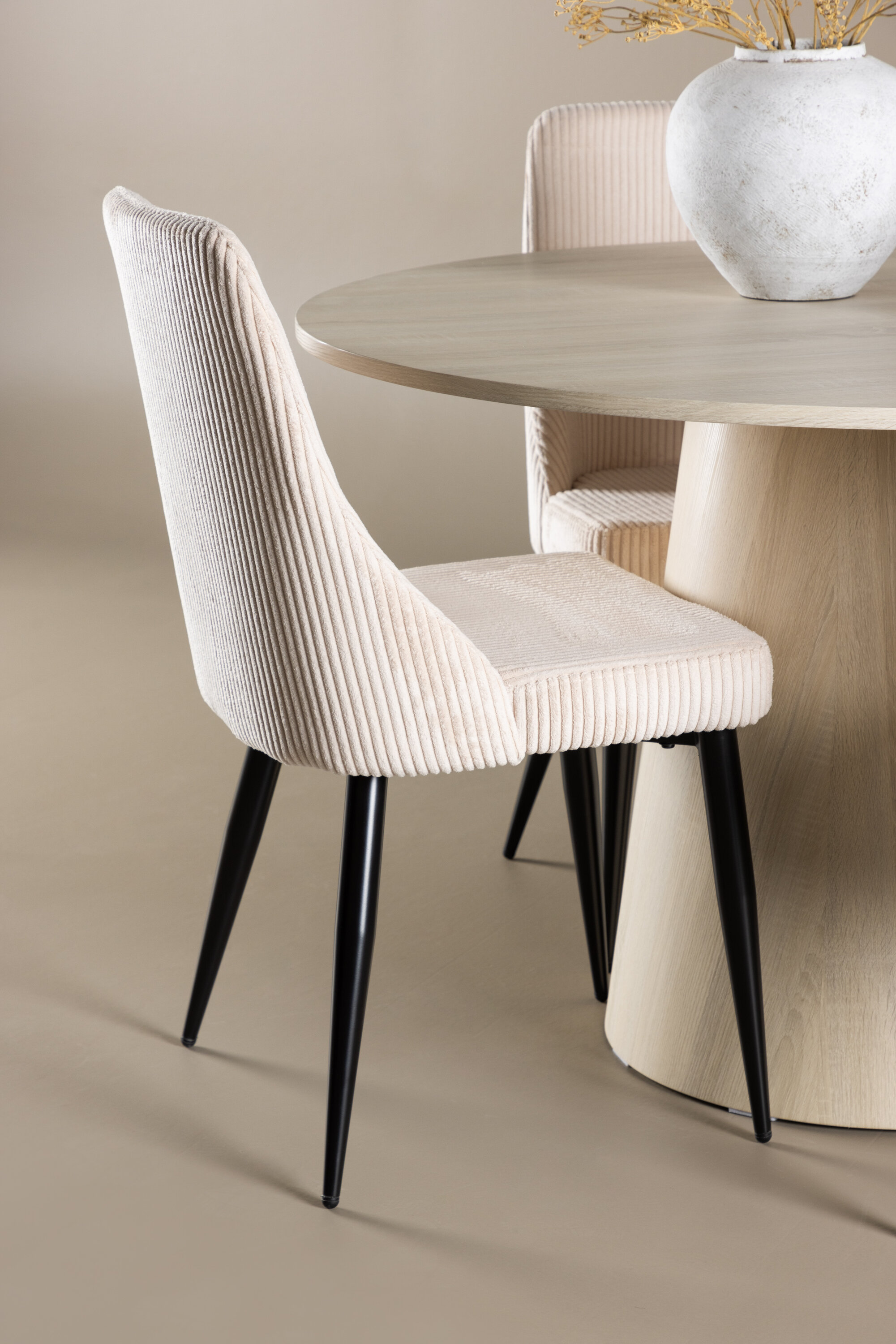 deLOHN Lanzo, Leone Kör alakú étkezőgarnitúra